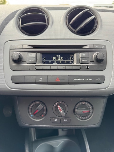 SEAT Ibiza 1.2 Entry-image-11