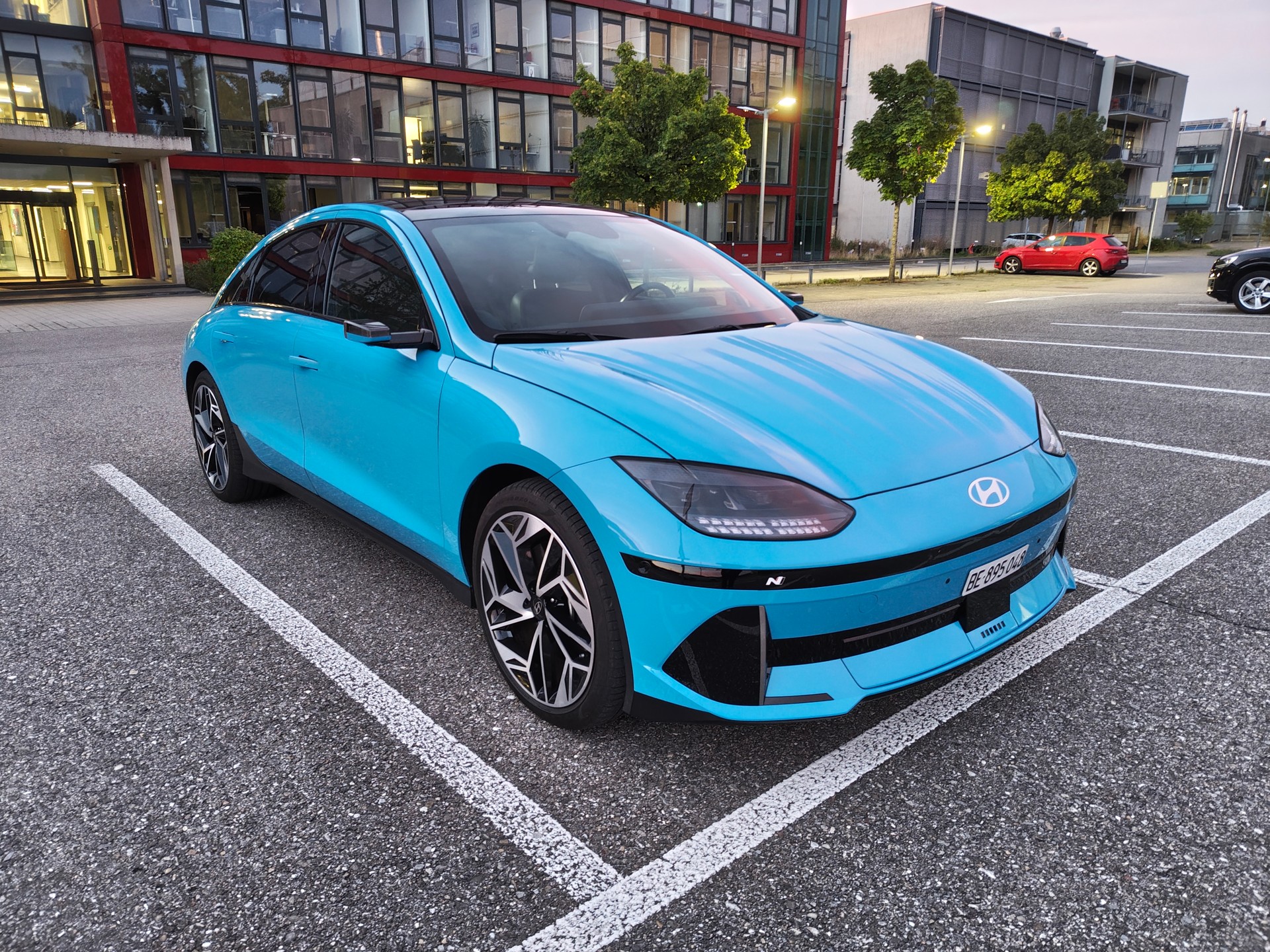 HYUNDAI 77,4 kWh Launch Edition 4WD-image-1