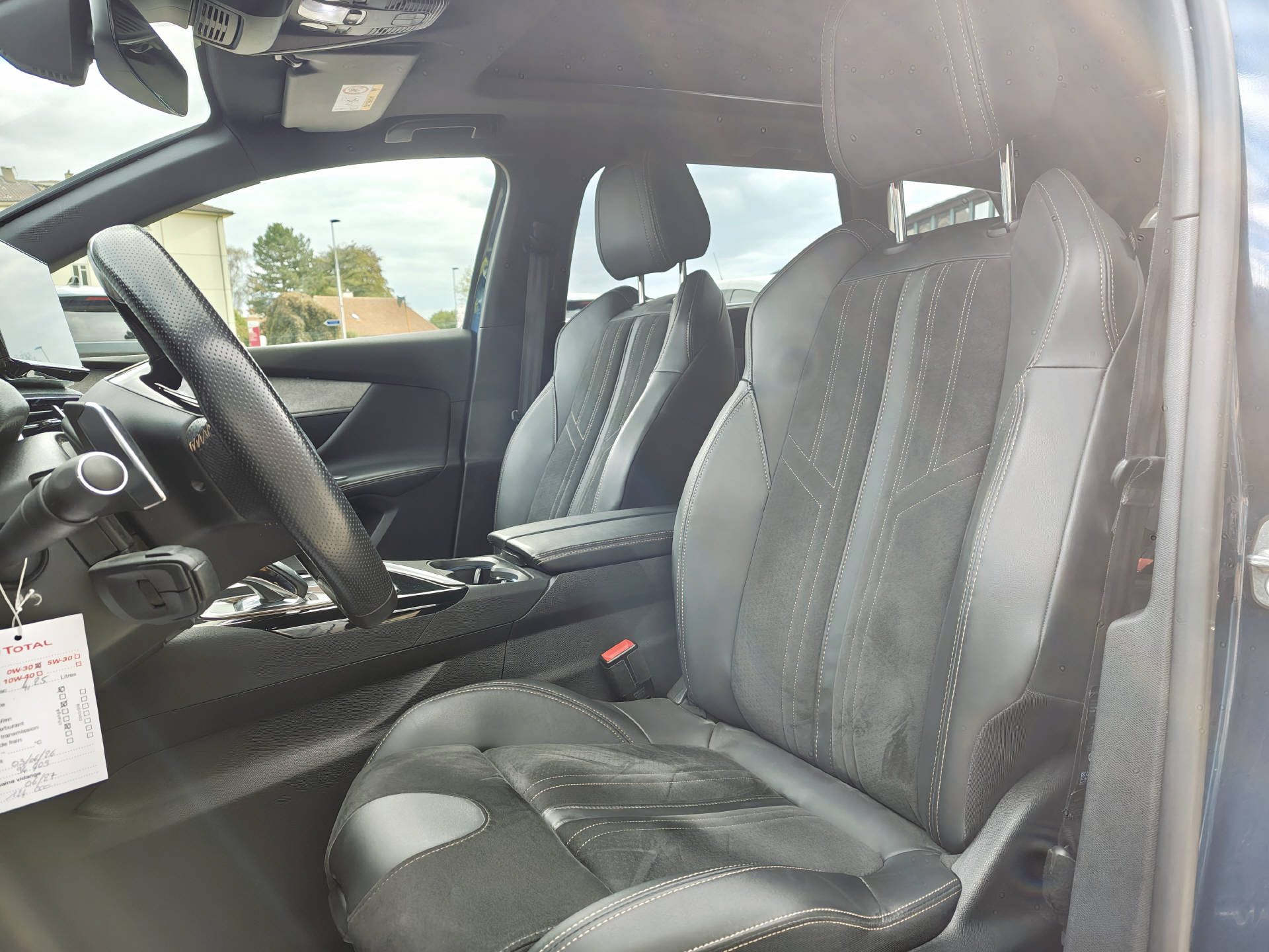 PEUGEOT 5008 GT Pack Mountain Edition-image-10