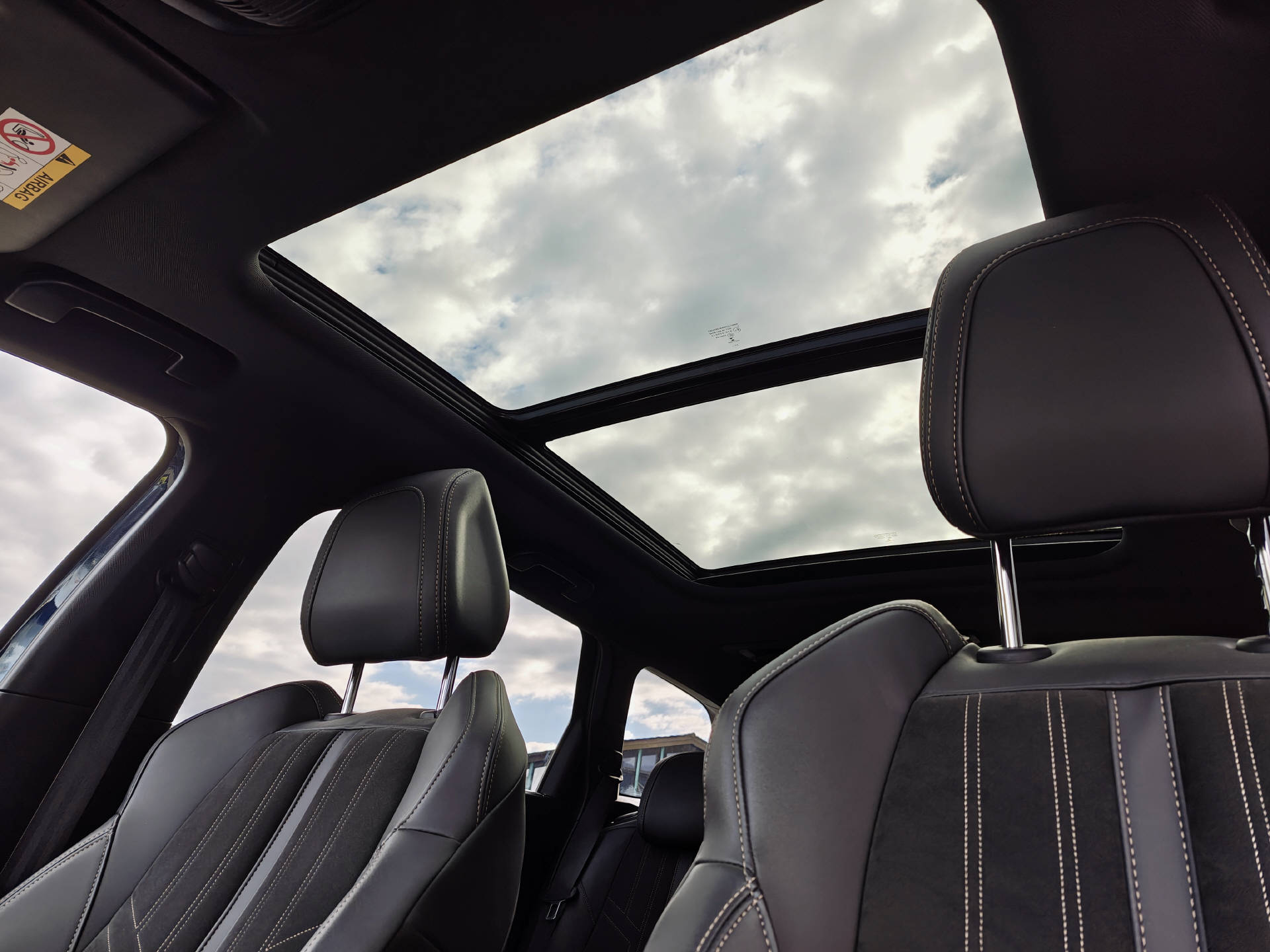 PEUGEOT 5008 GT Pack Mountain Edition-image-19