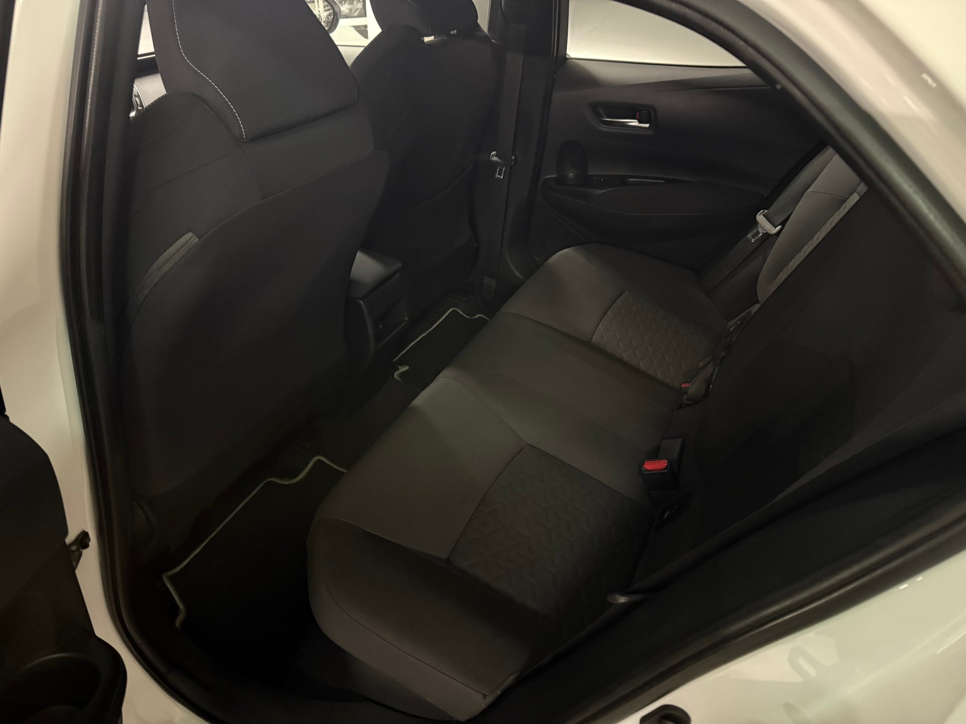 TOYOTA Corolla 1.8 HSD Comfort e-CVT RF-Kamera, Navigation, Garantie-image-10