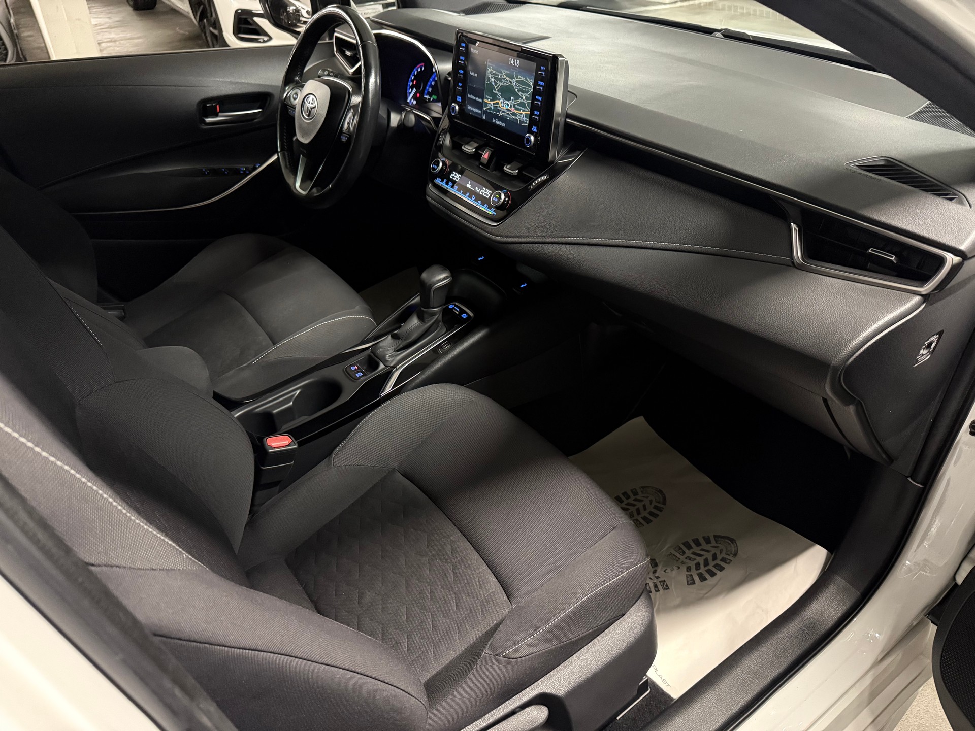 TOYOTA Corolla 1.8 HSD Comfort e-CVT RF-Kamera, Navigation, Garantie-image-7