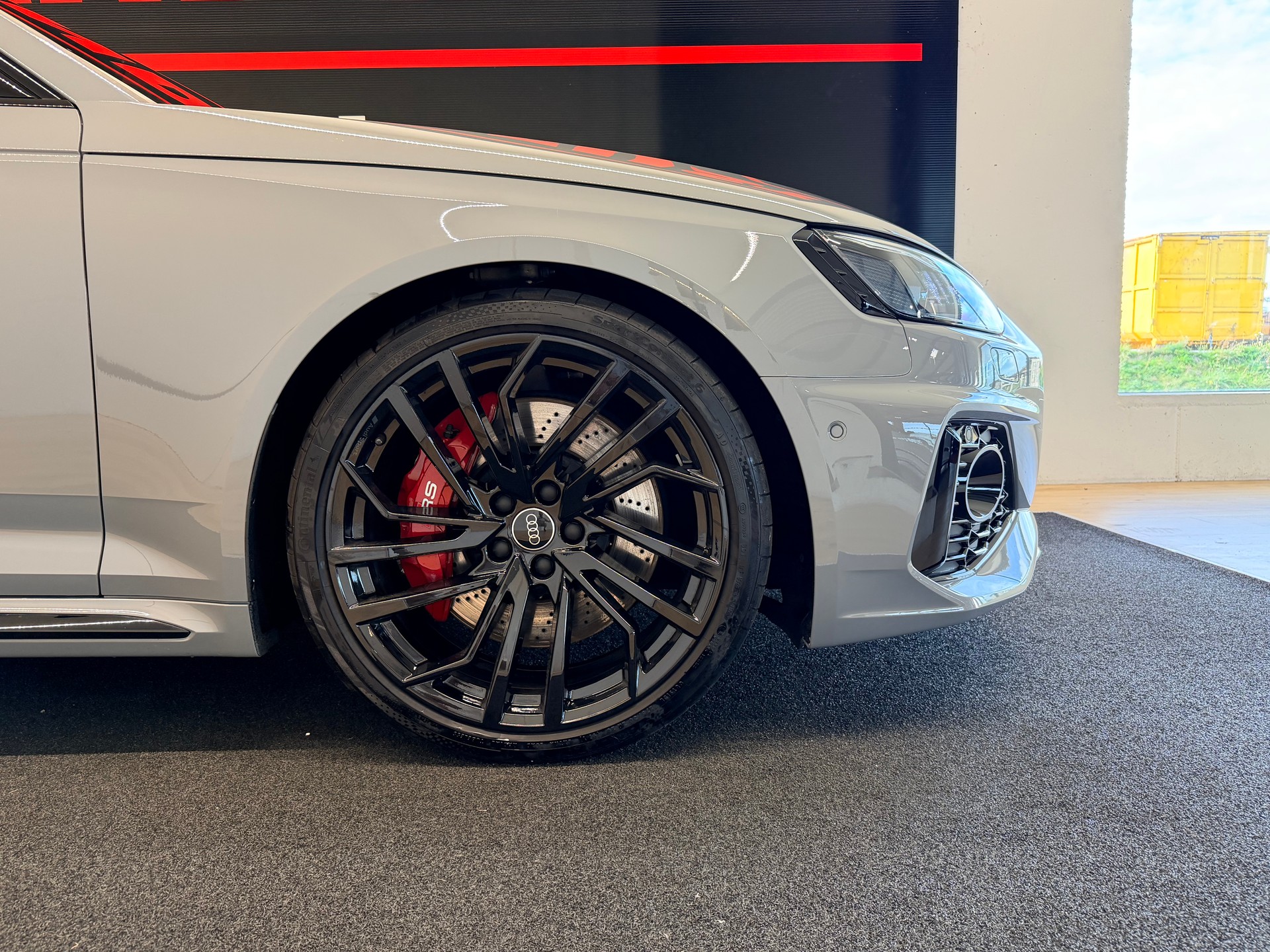 AUDI RS4 Avant quattro tiptronic-image-5