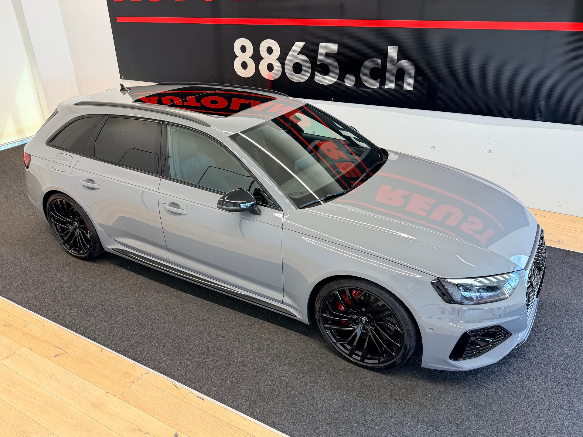 AUDI RS4 Avant quattro tiptronic-image-4