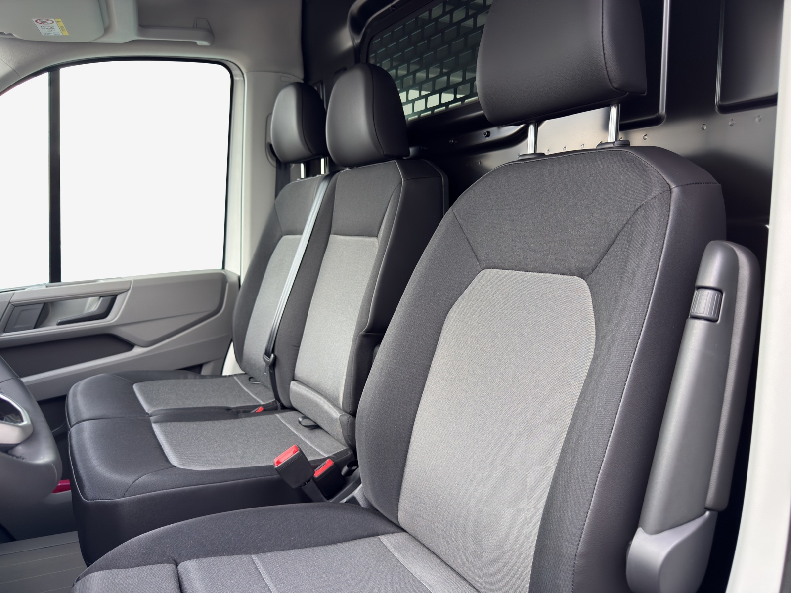 VW Crafter 35 2.0 BiTDI Entry L4 A-image-11