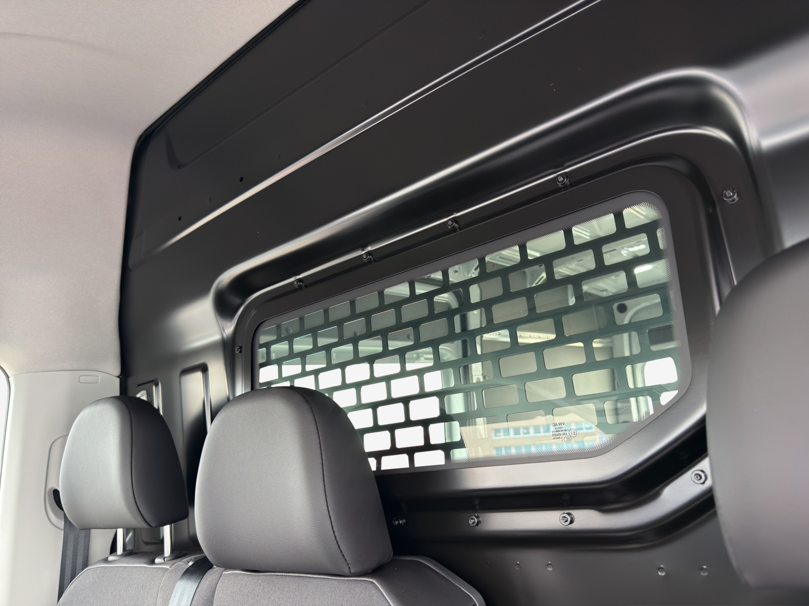VW Crafter 35 2.0 BiTDI Entry L4 A-image-14
