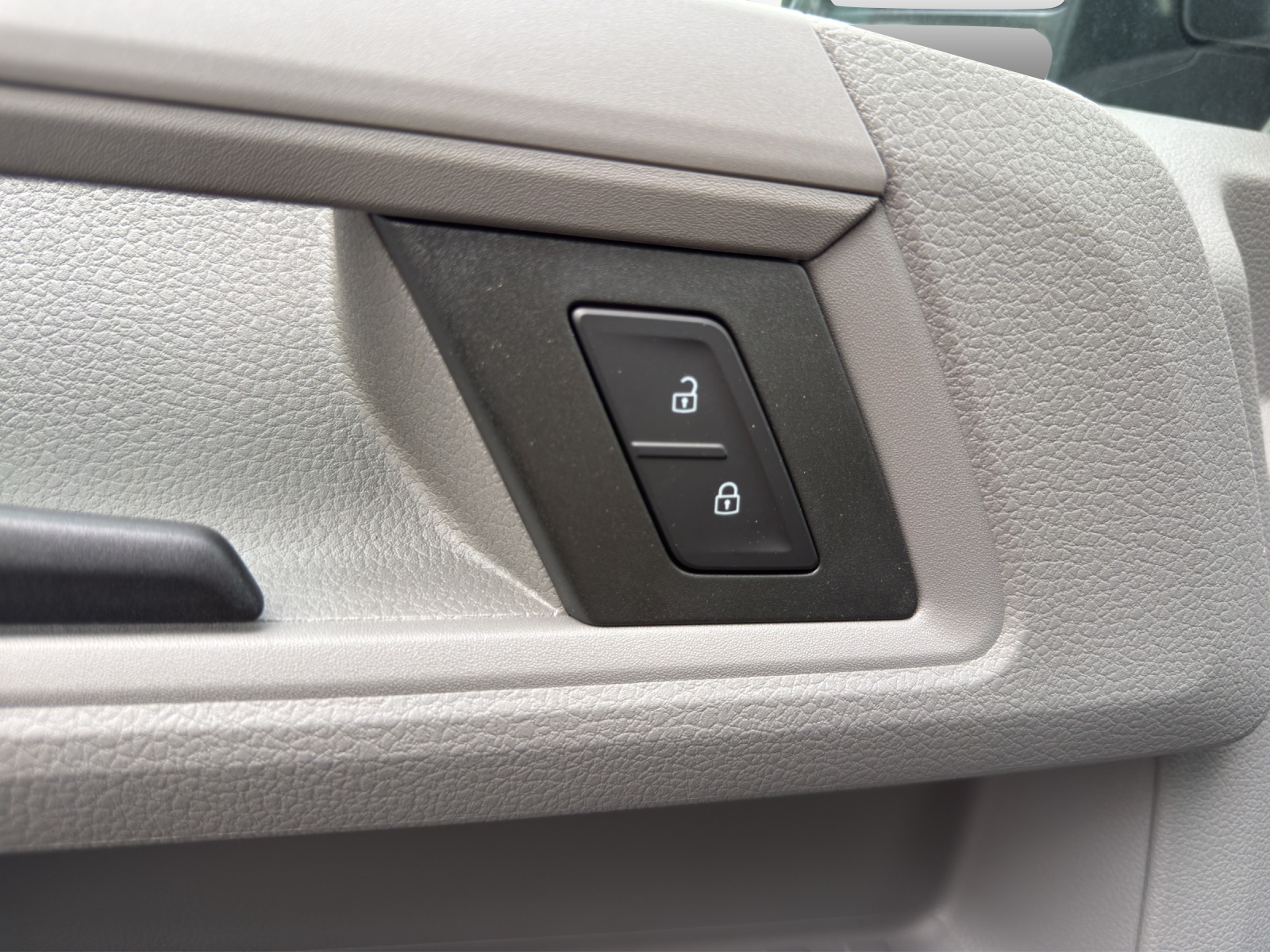 VW Crafter 35 2.0 BiTDI Entry L4 A-image-13