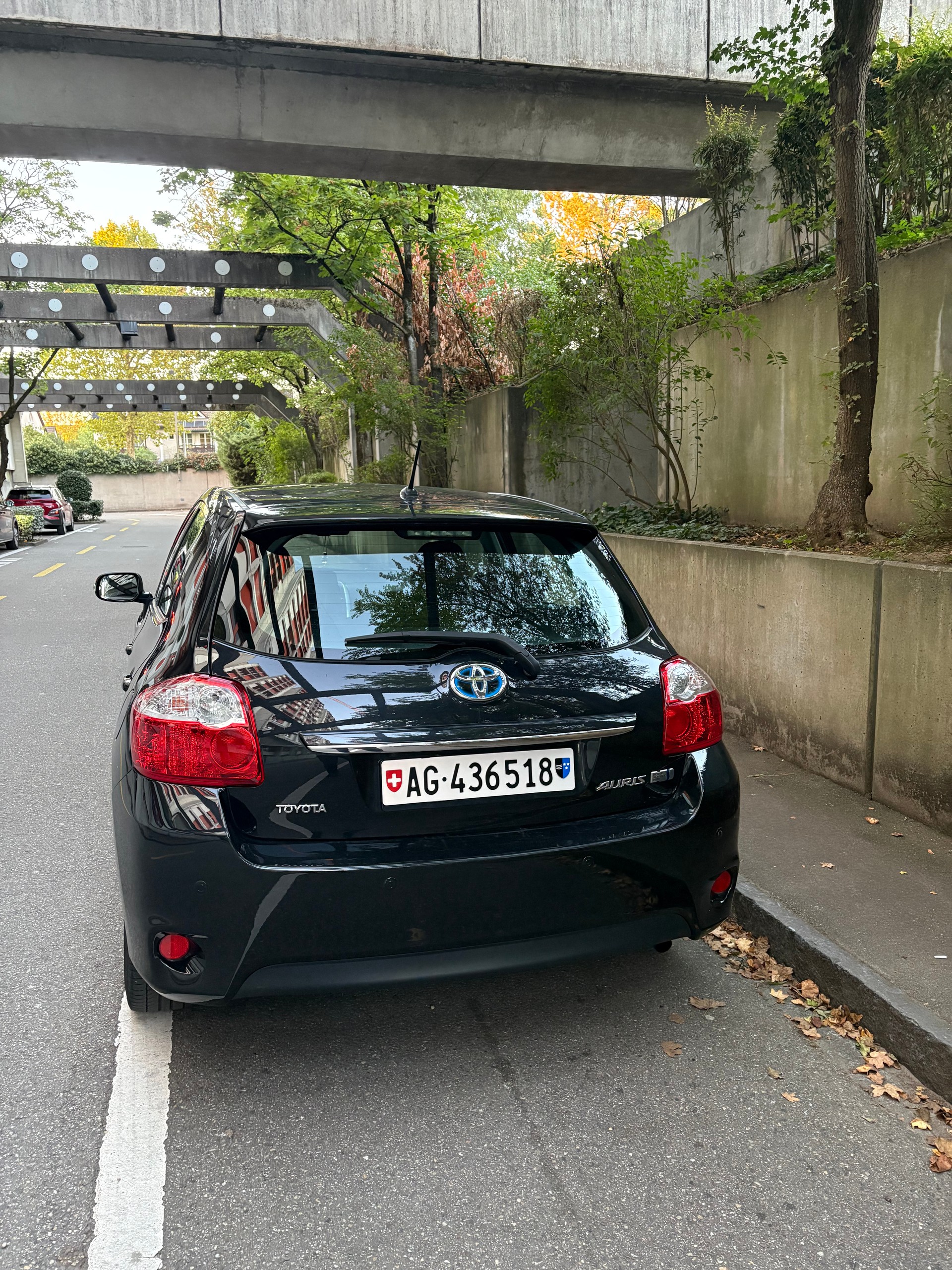 TOYOTA 1.8 HSD Linea Sol-image-2