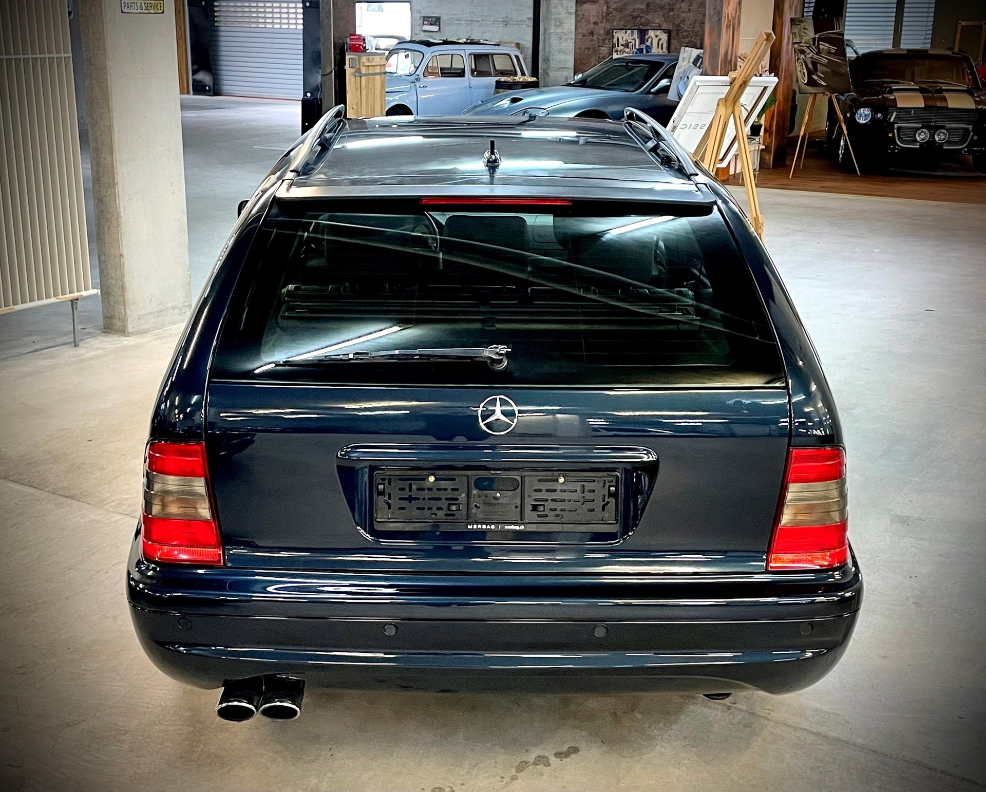 MERCEDES-BENZ C 43 AMG Sport Automatic-image-4