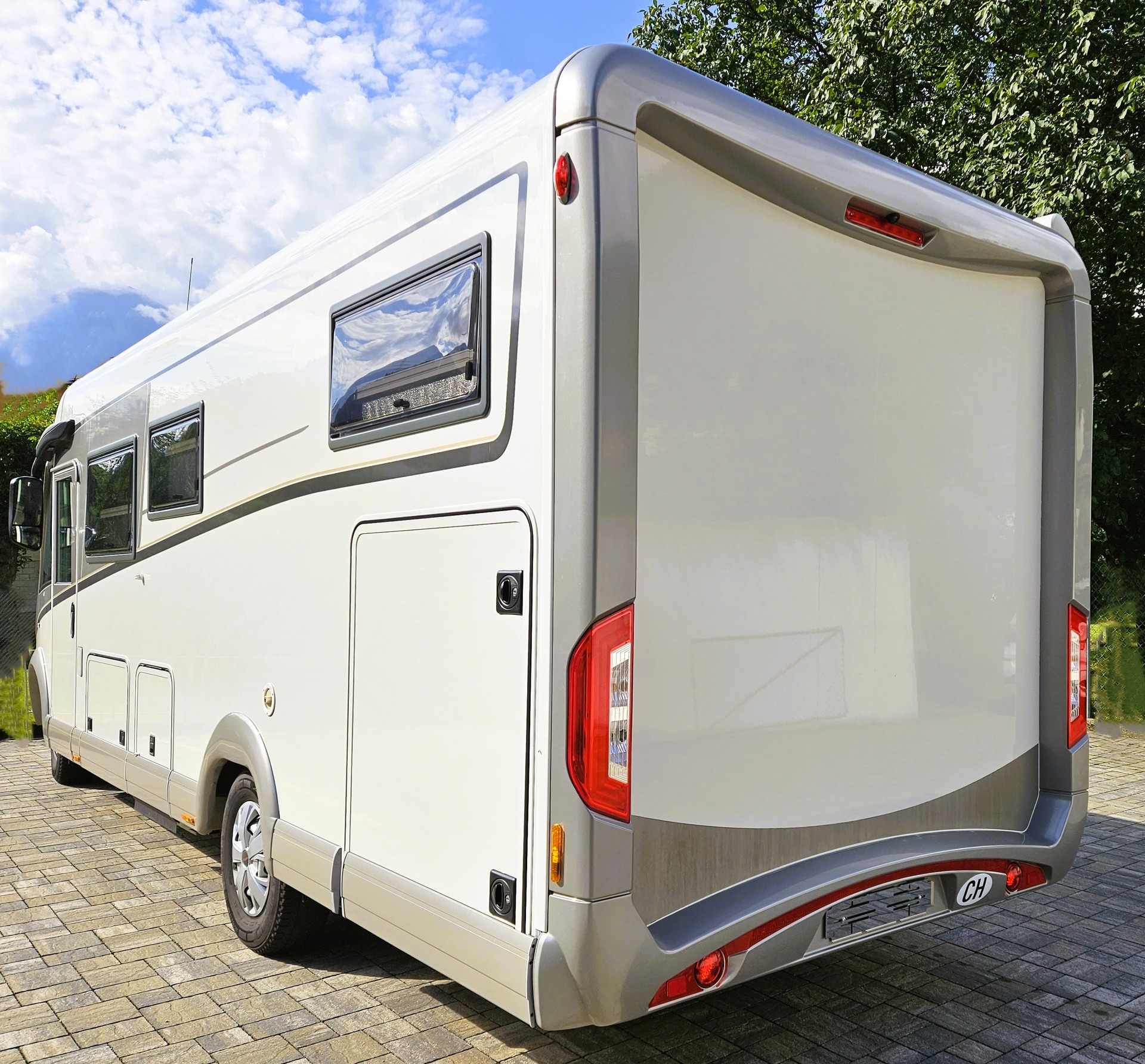 CARTHAGO Carthago Chic C-Line I 4.9 180 PS | ALDE | E&P | Automatik | Top Zustand-image-3