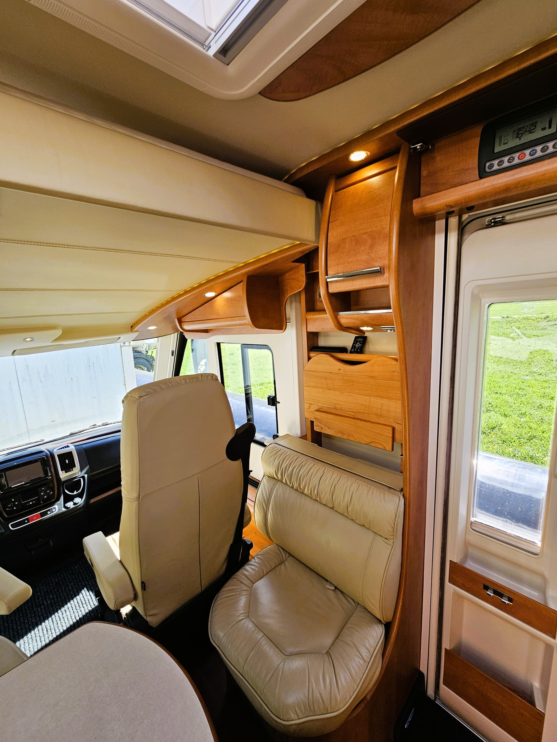 CARTHAGO Carthago Chic C-Line I 4.9 180 PS | ALDE | E&P | Automatik | Top Zustand-image-6
