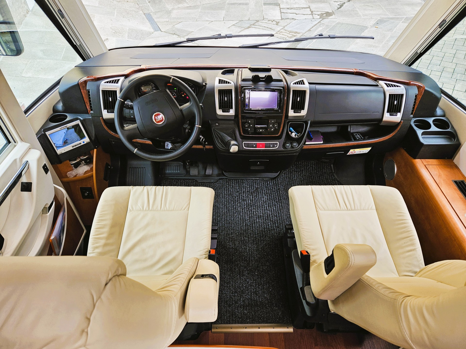 CARTHAGO Carthago Chic C-Line I 4.9 180 PS | ALDE | E&P | Automatik | Top Zustand-image-4