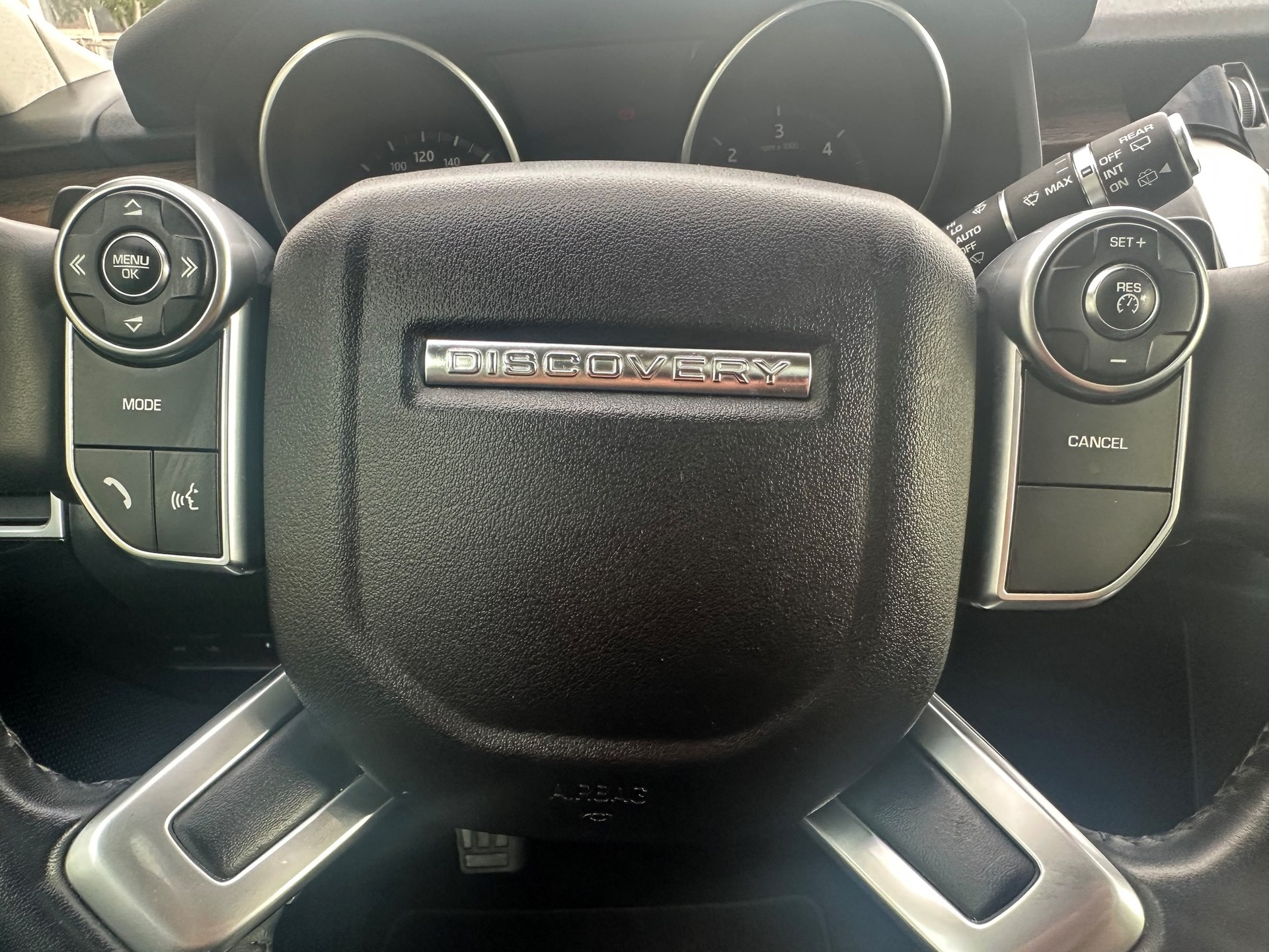 LAND ROVER Discovery 2.0 SD4 HSE Automatic-image-12