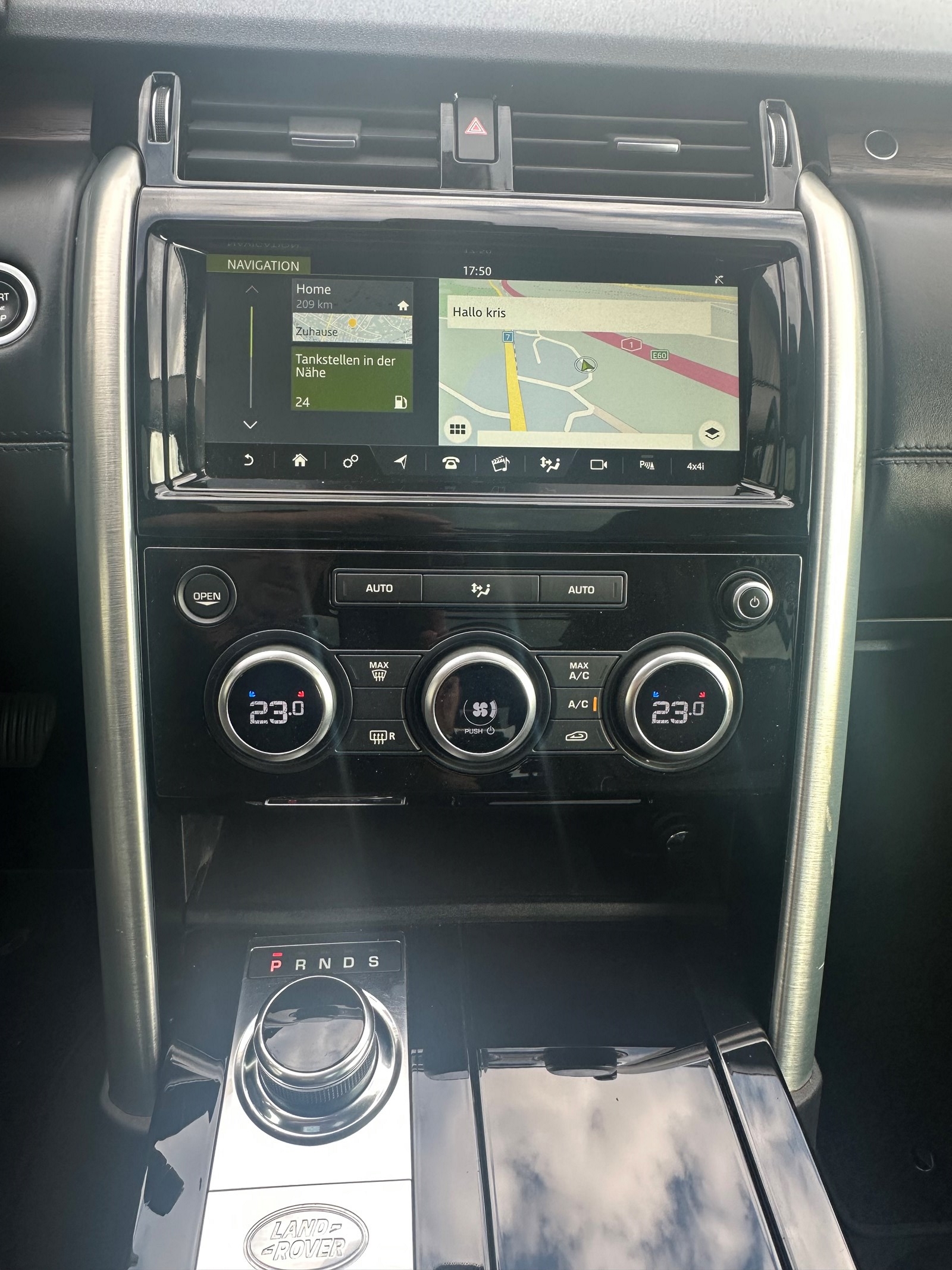 LAND ROVER Discovery 2.0 SD4 HSE Automatic-image-11
