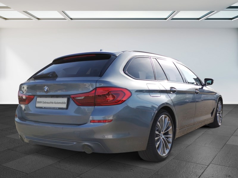 BMW 530d xDrive Touring Sport Line Steptronic Navi LED-image-1