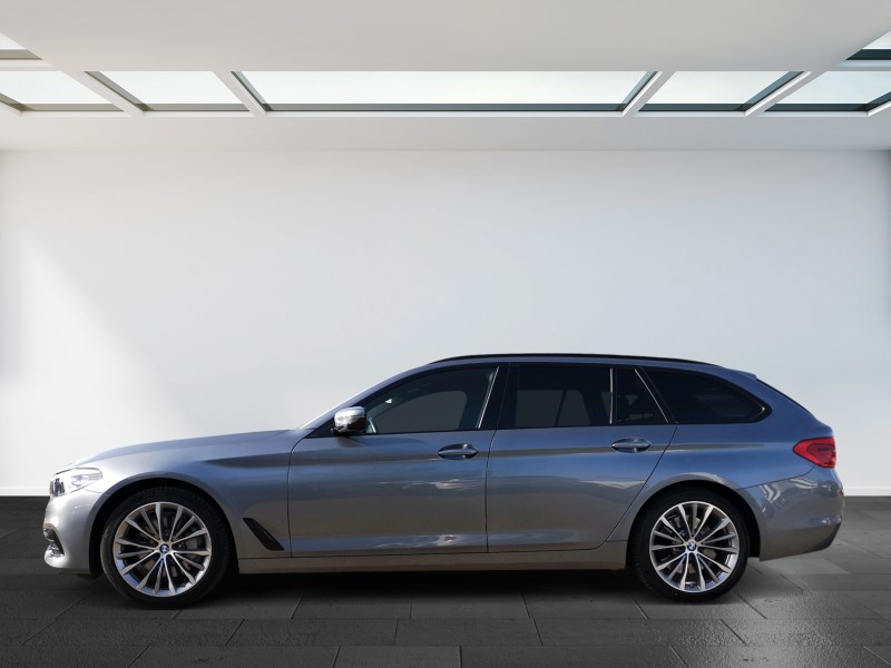 BMW 530d xDrive Touring Sport Line Steptronic Navi LED-image-2
