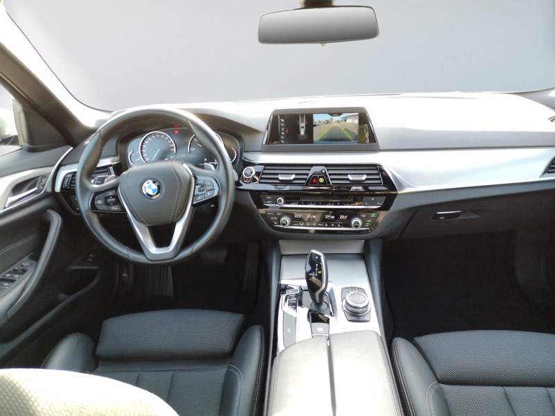 BMW 530d xDrive Touring Sport Line Steptronic Navi LED-image-7