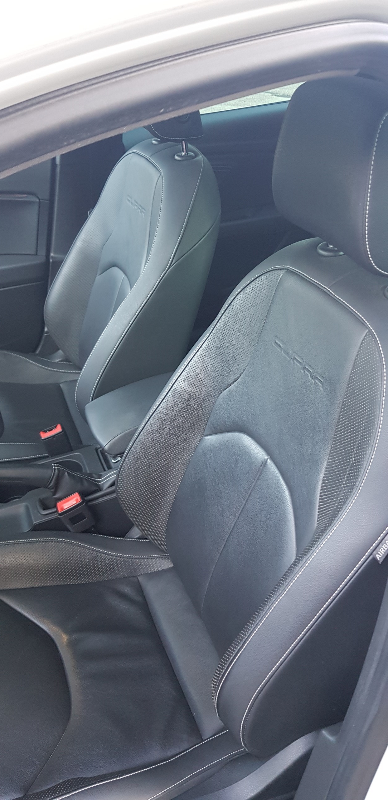 SEAT Leon ST 2.0 TSI Cupra 280 DSG-image-8