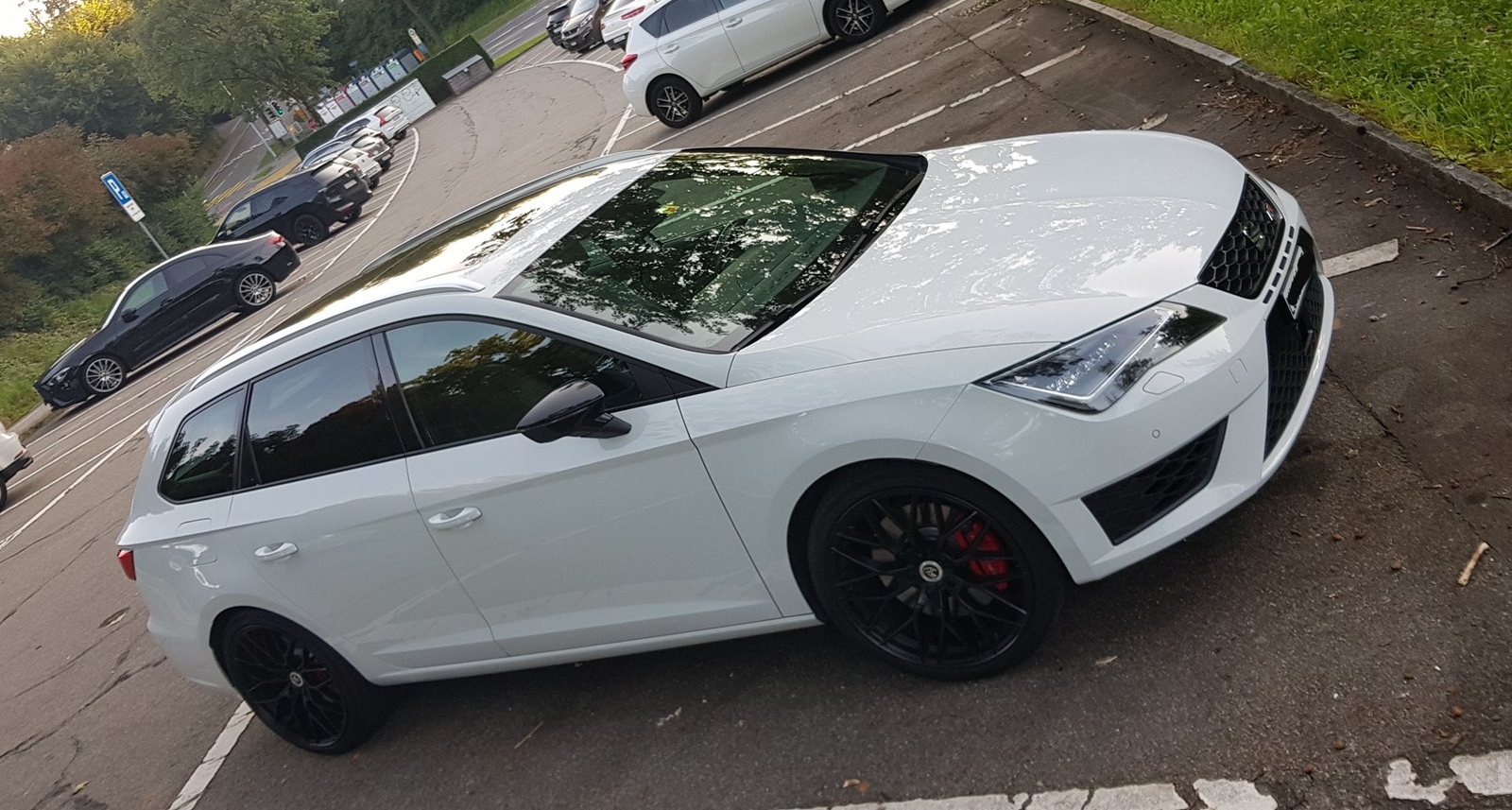 SEAT Leon ST 2.0 TSI Cupra 280 DSG-image-1