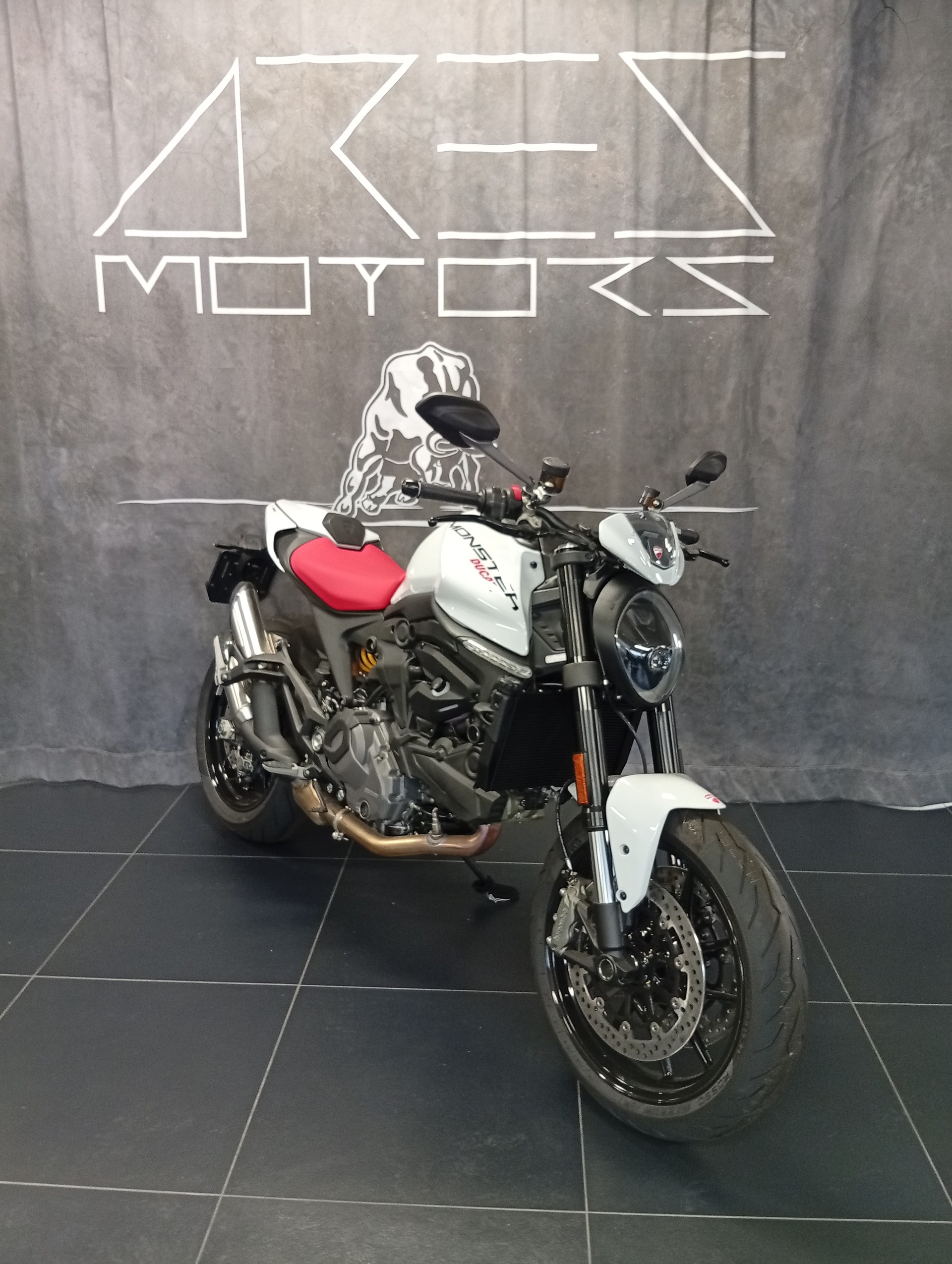 DUCATI Monster + 937-showroom-element-1