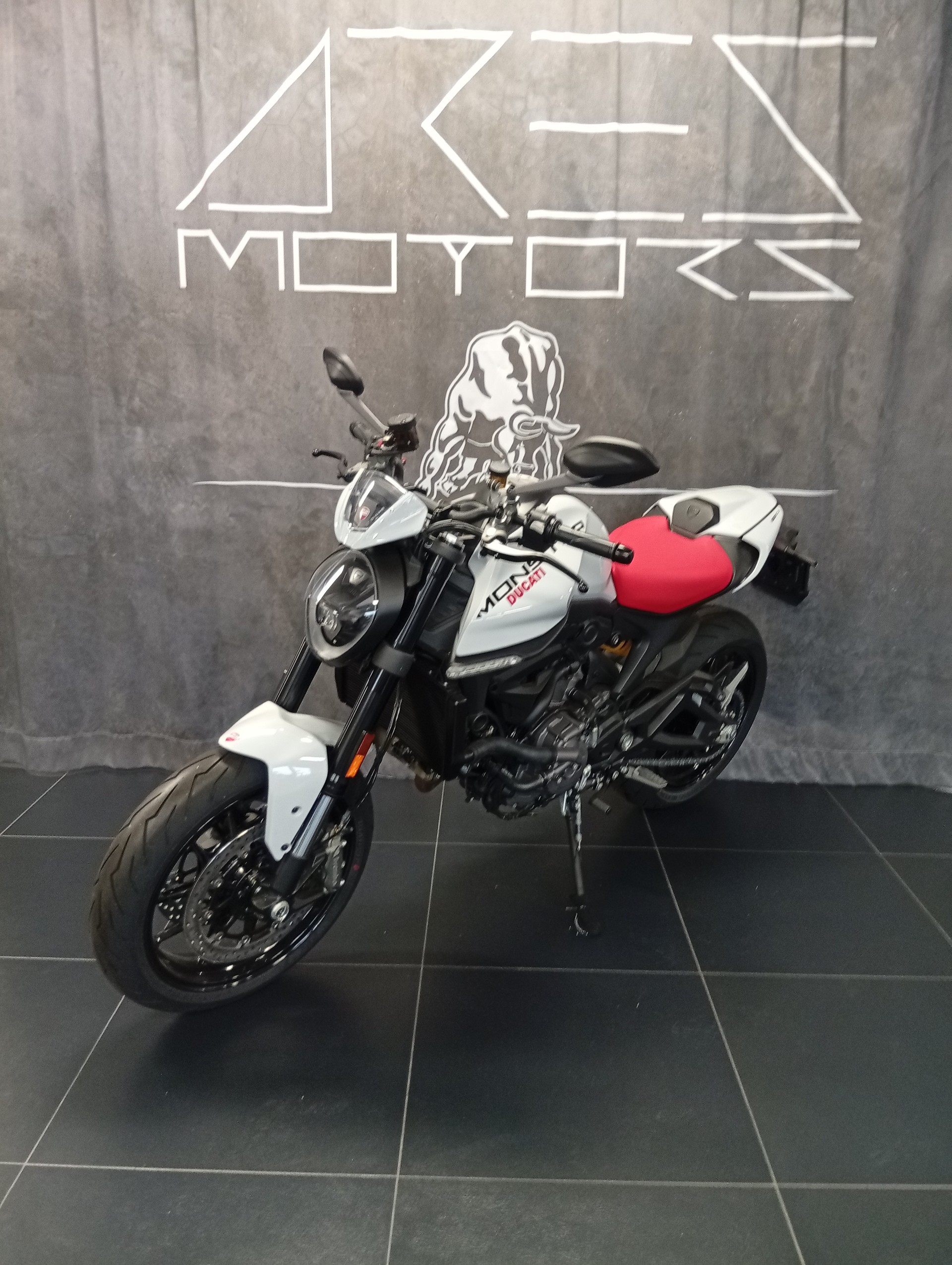 DUCATI Monster + 937-showroom-element-3