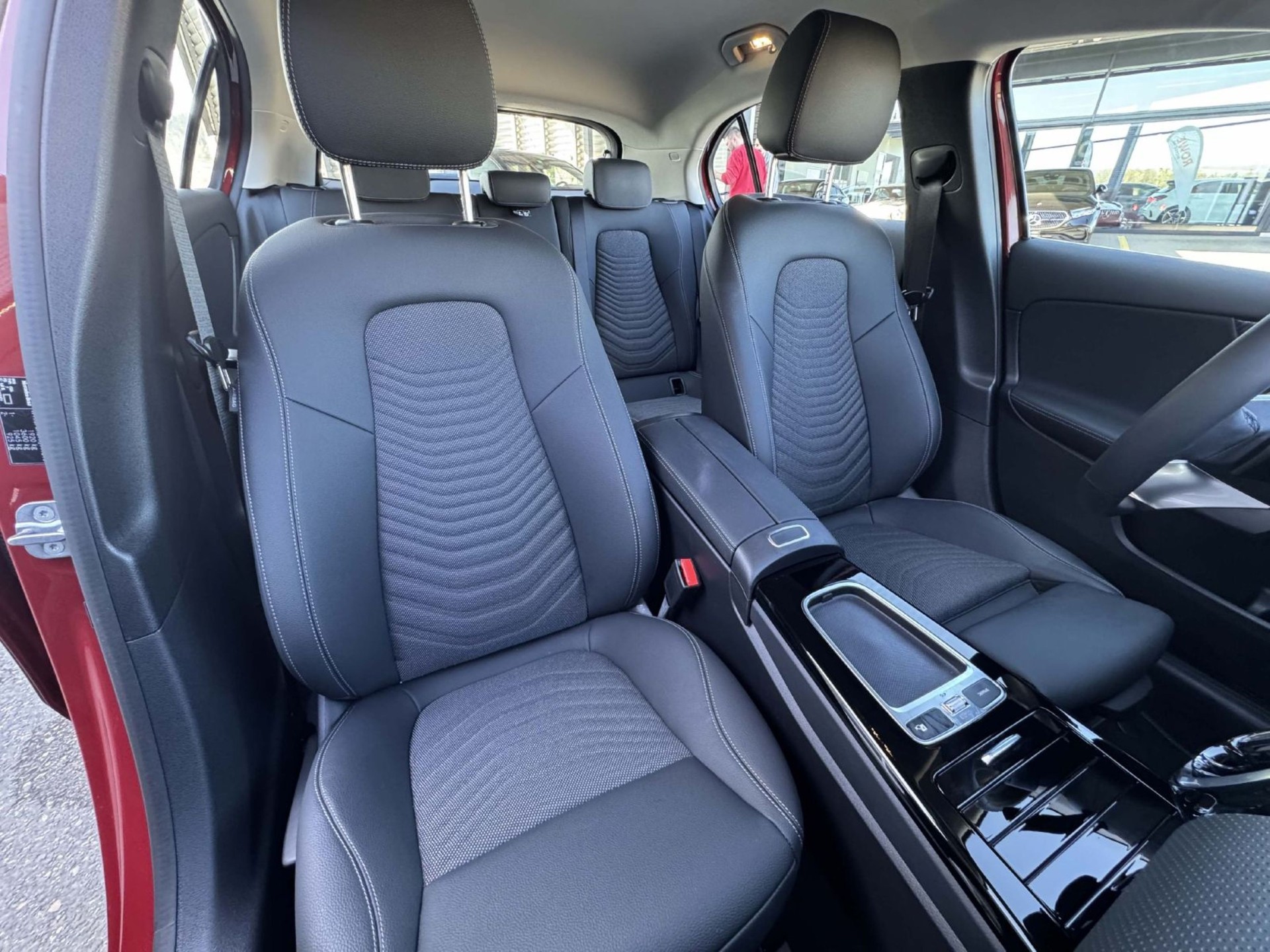 MERCEDES-BENZ A 200 Progressive-image-4
