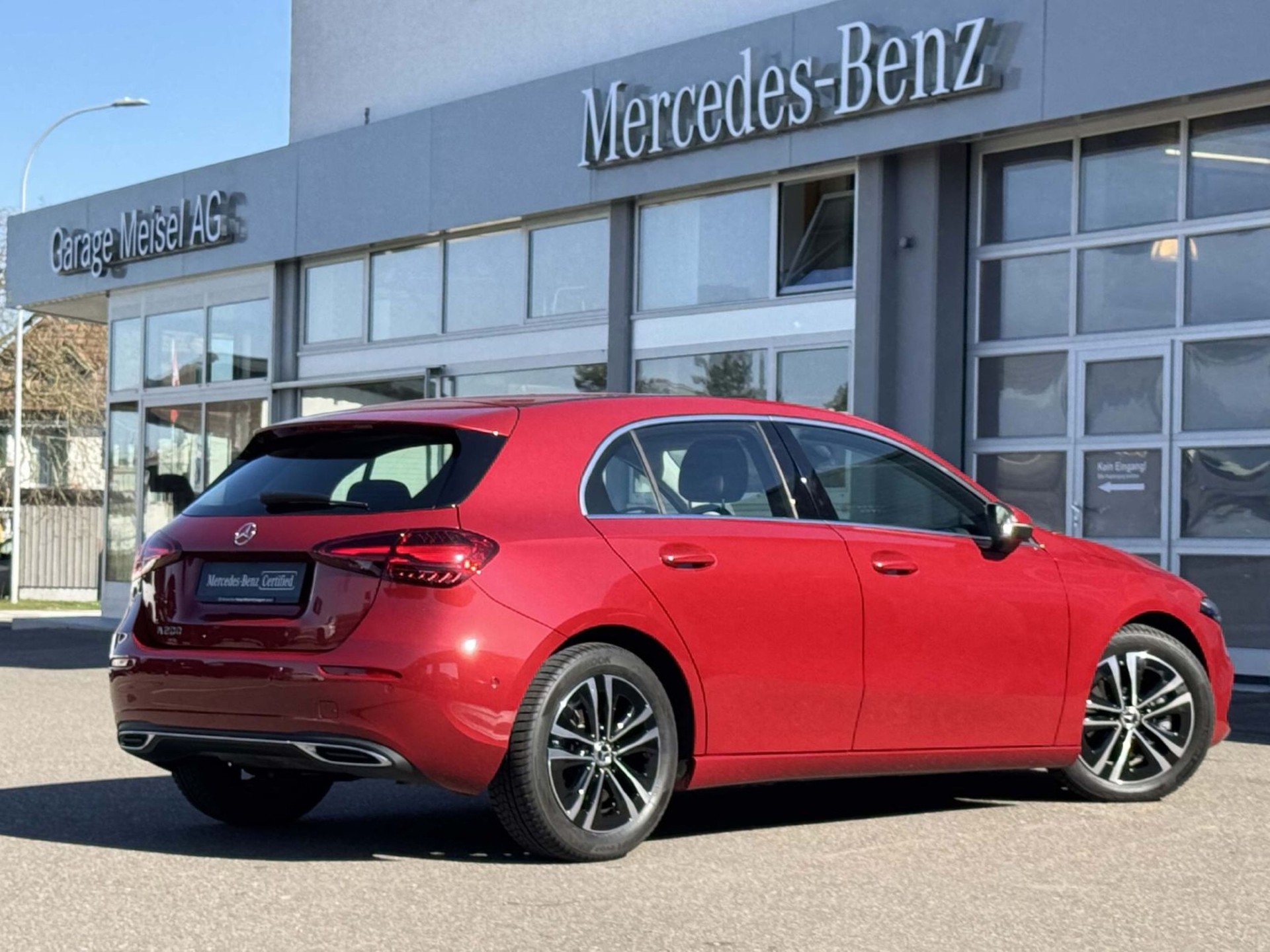 MERCEDES-BENZ A 200 Progressive-image-1