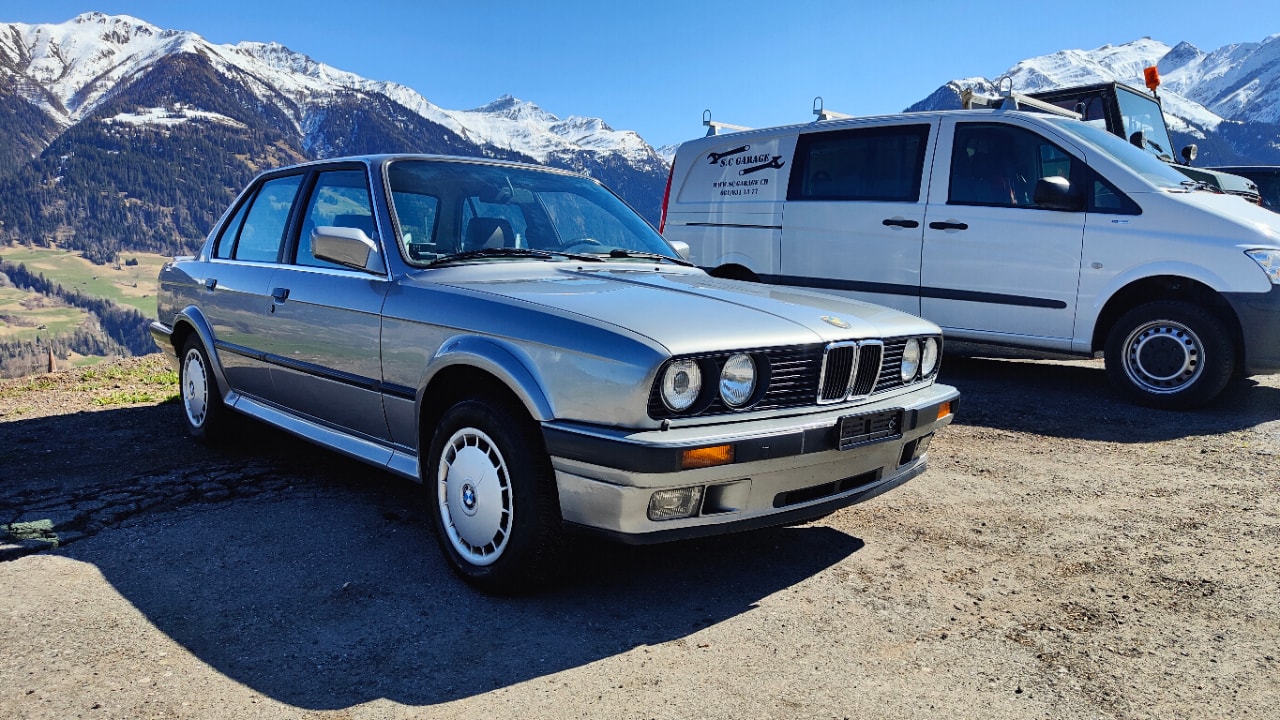 BMW 325iX A-image-3