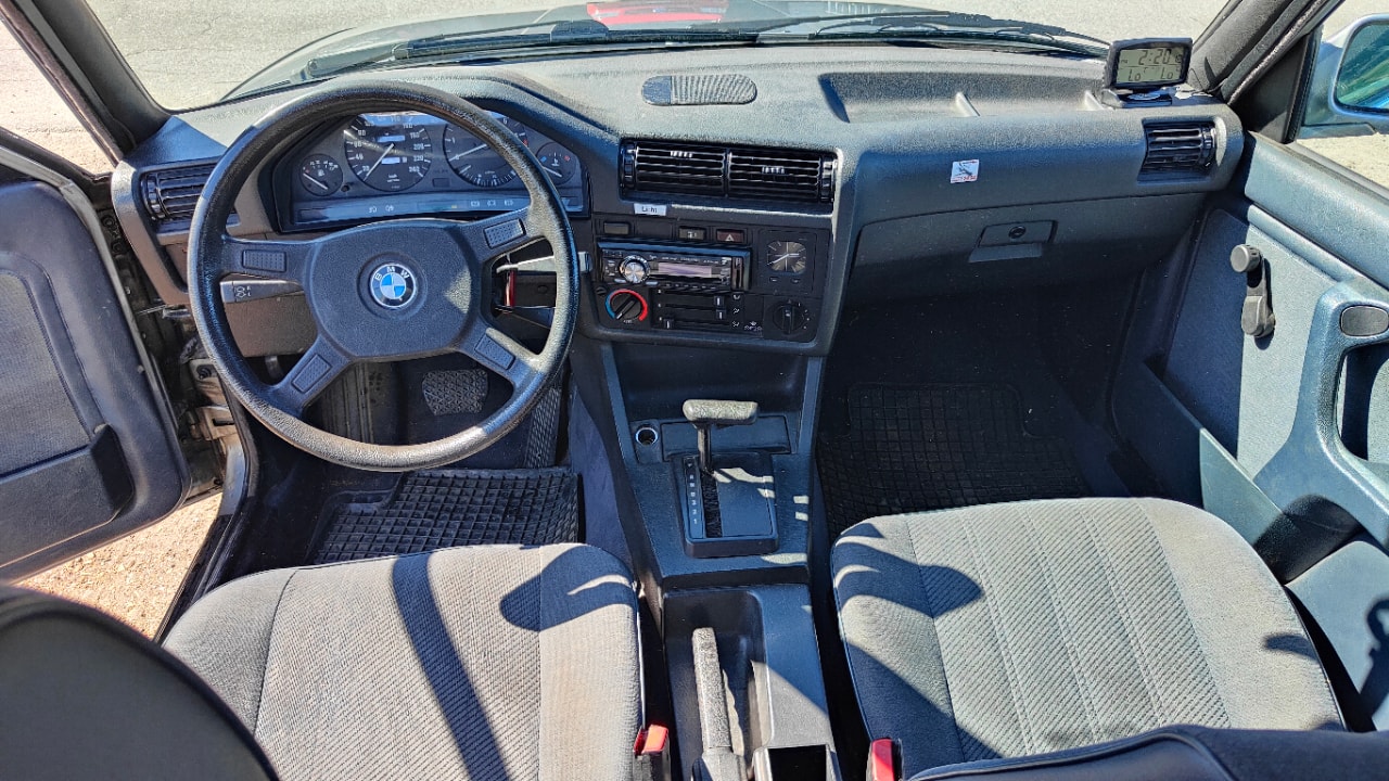 BMW 325iX A-image-4