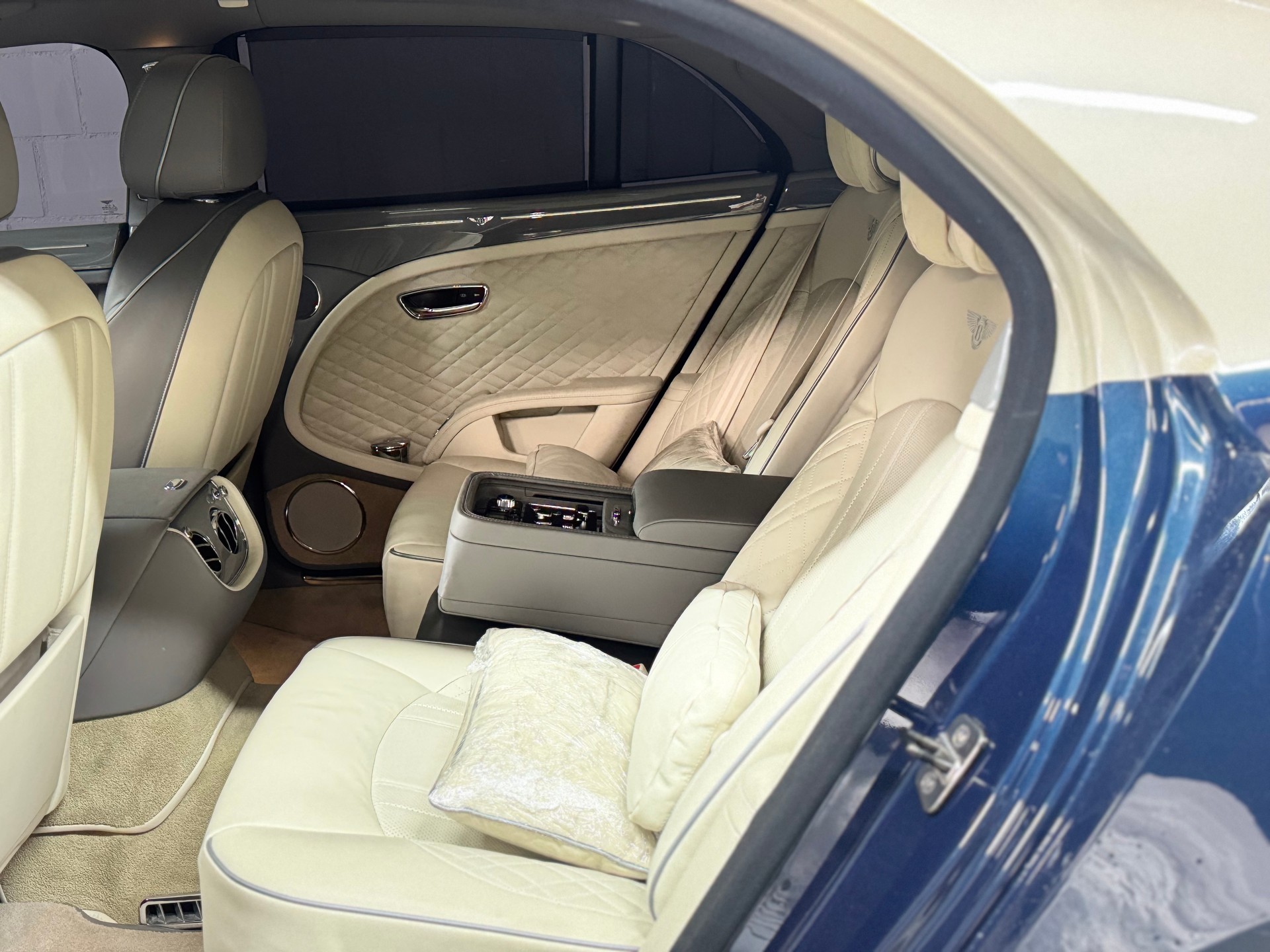 BENTLEY Mulsanne Speed * HALLMARK * by Mulliner 1 of 50-image-6