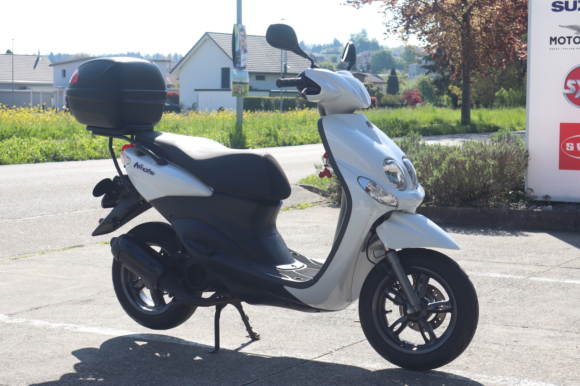 YAMAHA Neo's YN 50-showroom-element-1