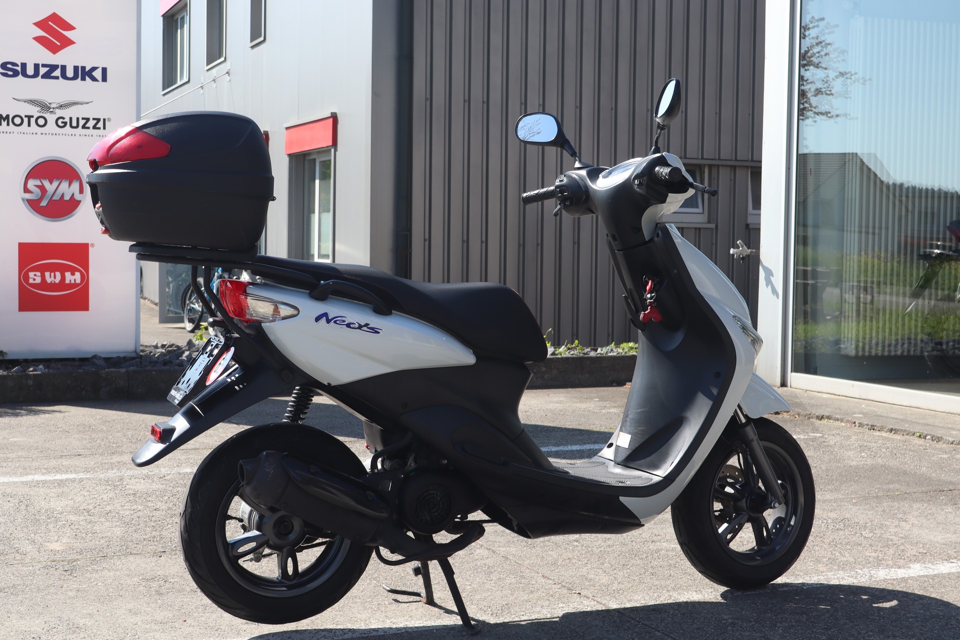 YAMAHA Neo's YN 50-showroom-element-2