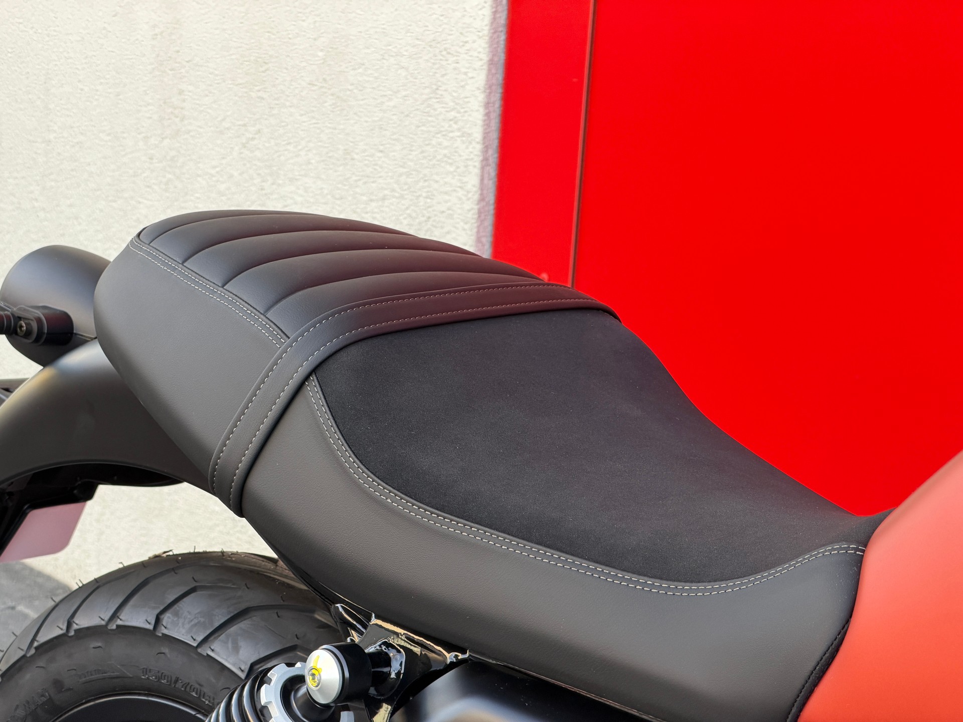 MOTO GUZZI V7 IV 850 Stone (35kW)-image-12