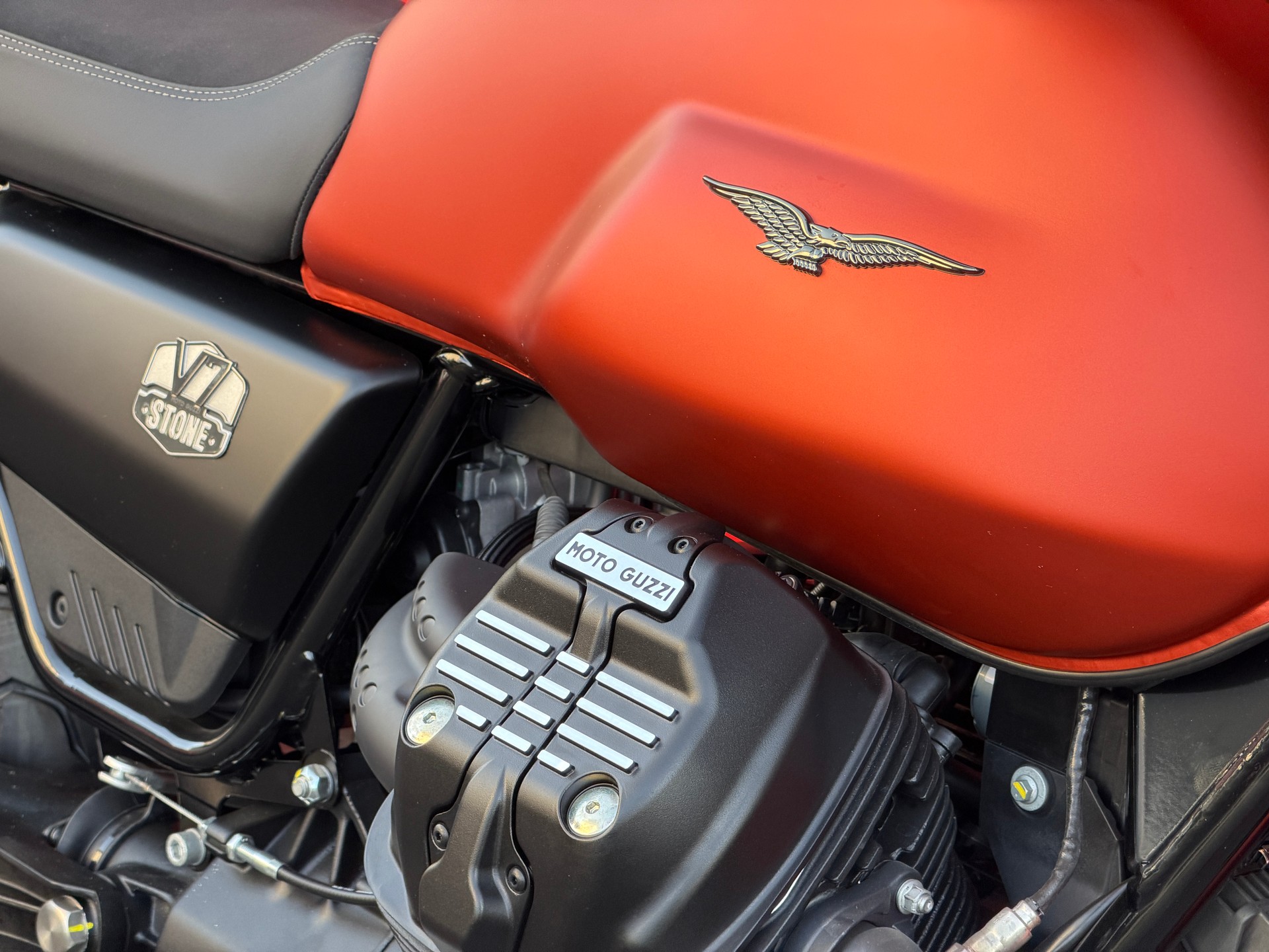 MOTO GUZZI V7 IV 850 Stone (35kW)-showroom-element-3