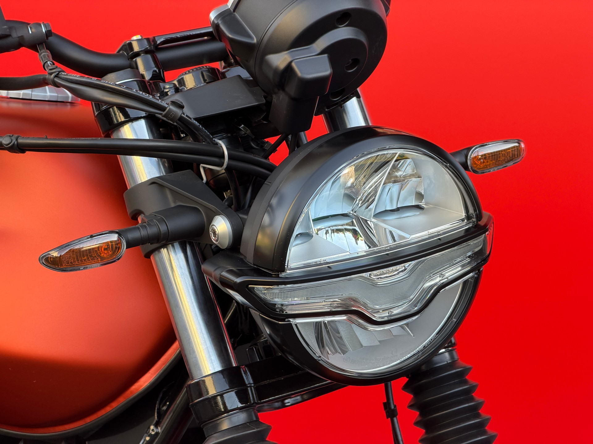 MOTO GUZZI V7 IV 850 Stone (35kW)-image-9