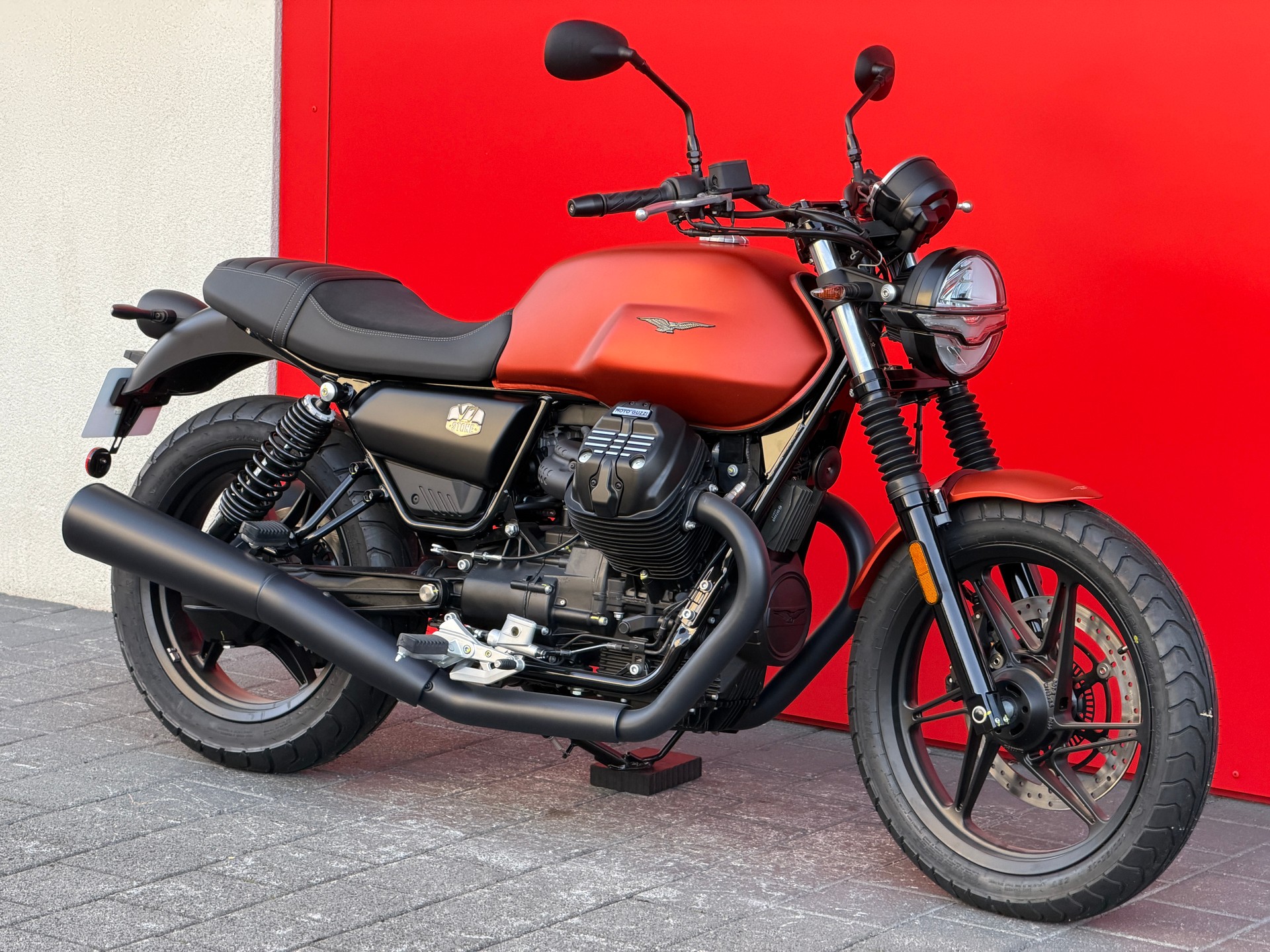 MOTO GUZZI V7 IV 850 Stone (35kW)-image-11