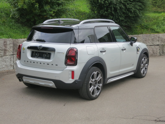 MINI Countryman CooperSE ALL4-image-3
