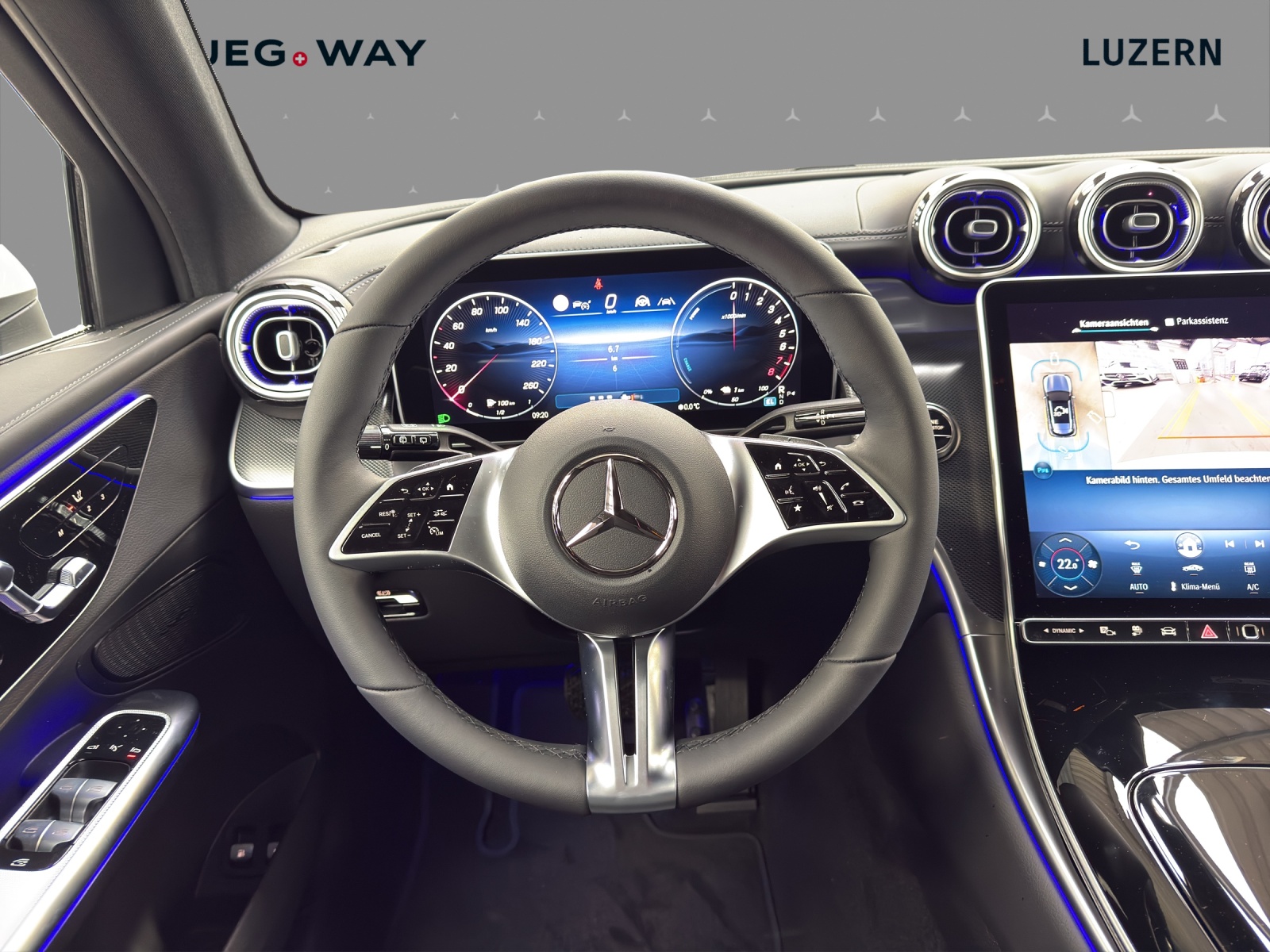 MERCEDES-BENZ GLC 300 e 4Matic 9G-Tronic-image-10