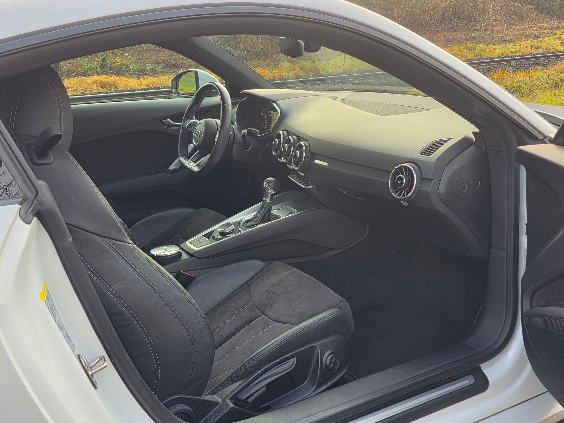 AUDI TT Coupé 2.0 TFSI S-tronic / Neu ab Mfk.-image-14