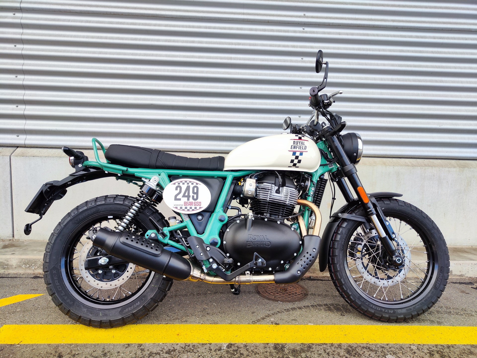 ROYAL ENFIELD Bear 249