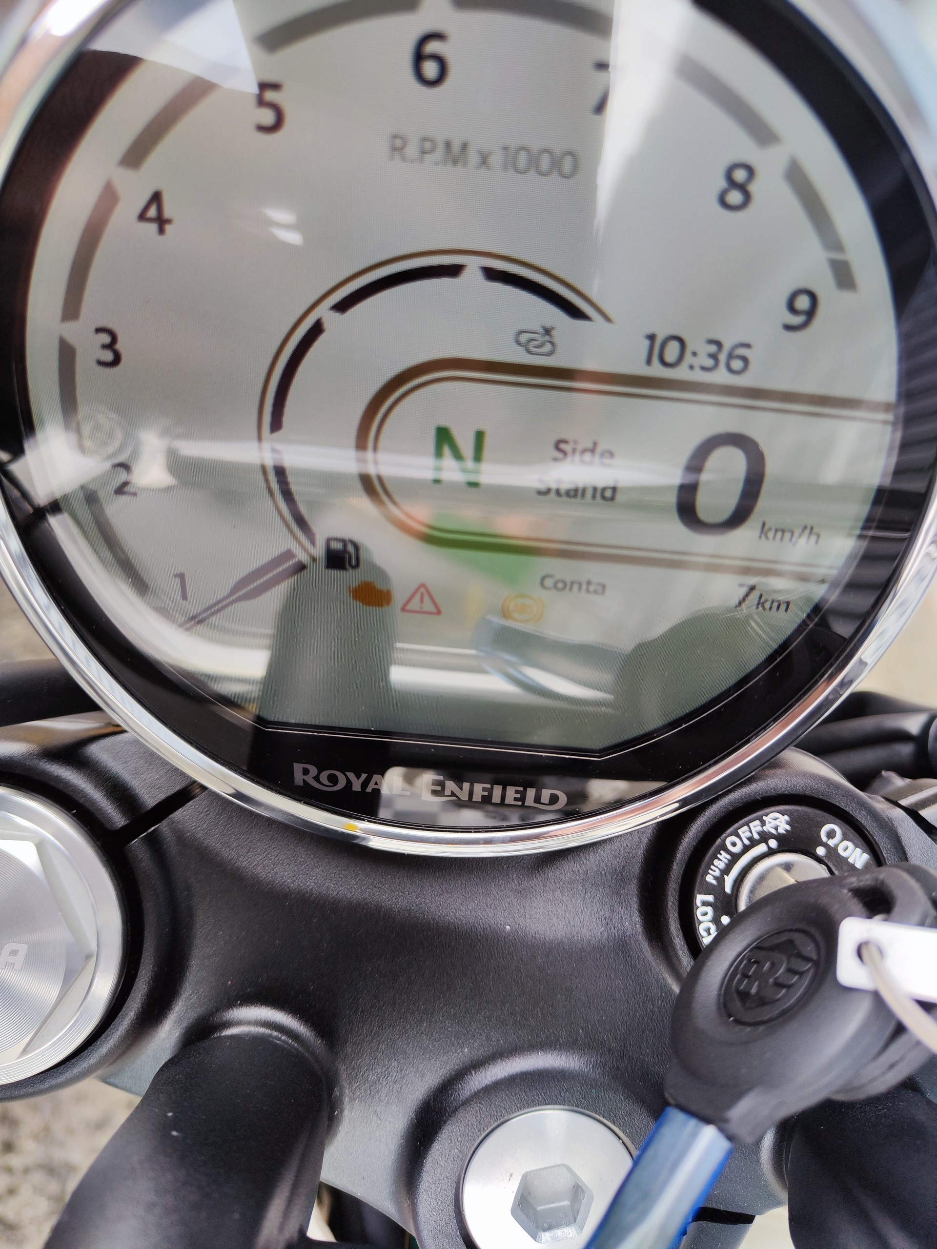 ROYAL ENFIELD Bear 249-showroom-element-2