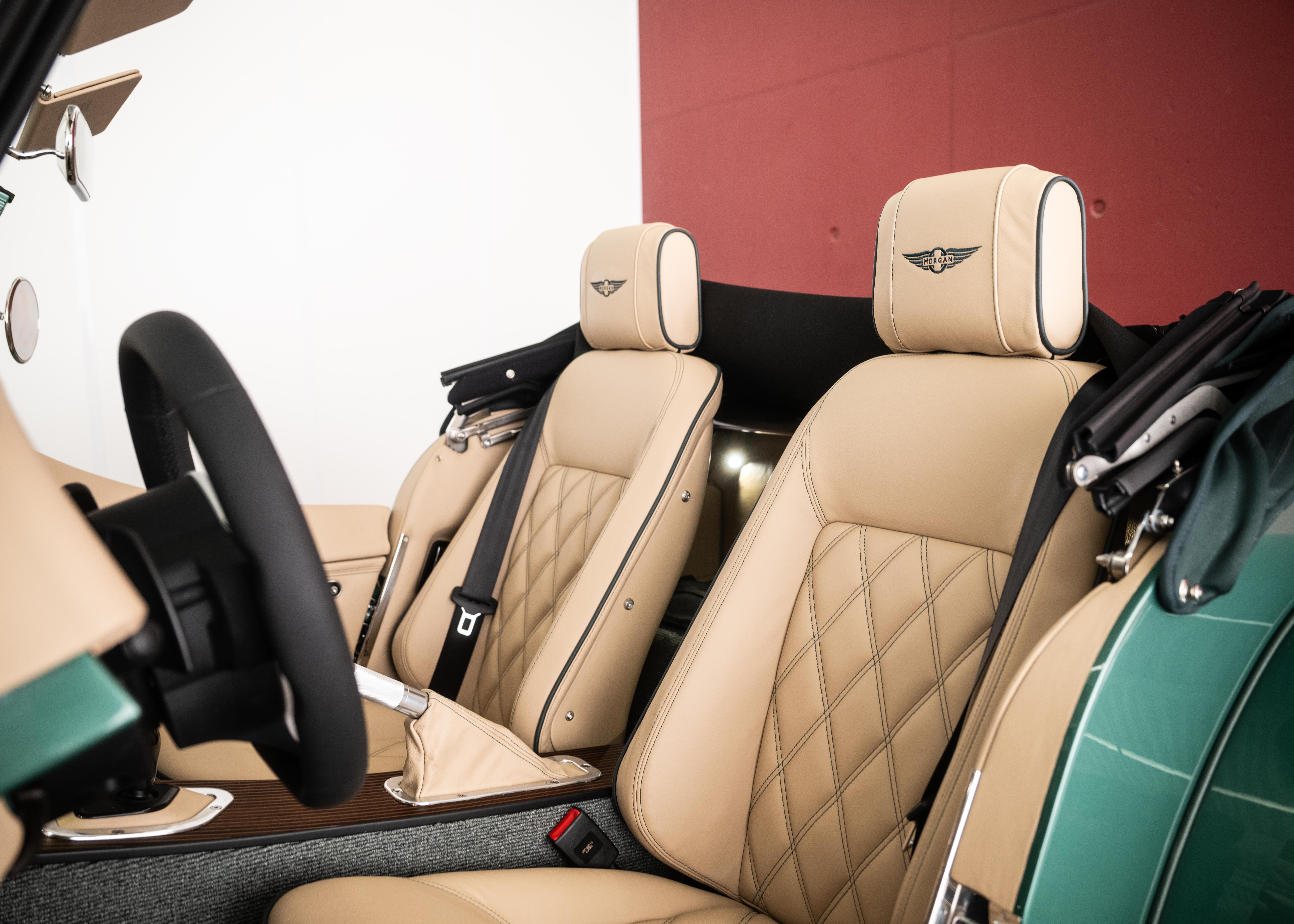 Image MORGAN PLUS-FOUR Plus Four 75th Anniversary (New Swiss car, World Limited Edition 1 of 75, Aston Martin Almond Green metallic paint) - SOLD !