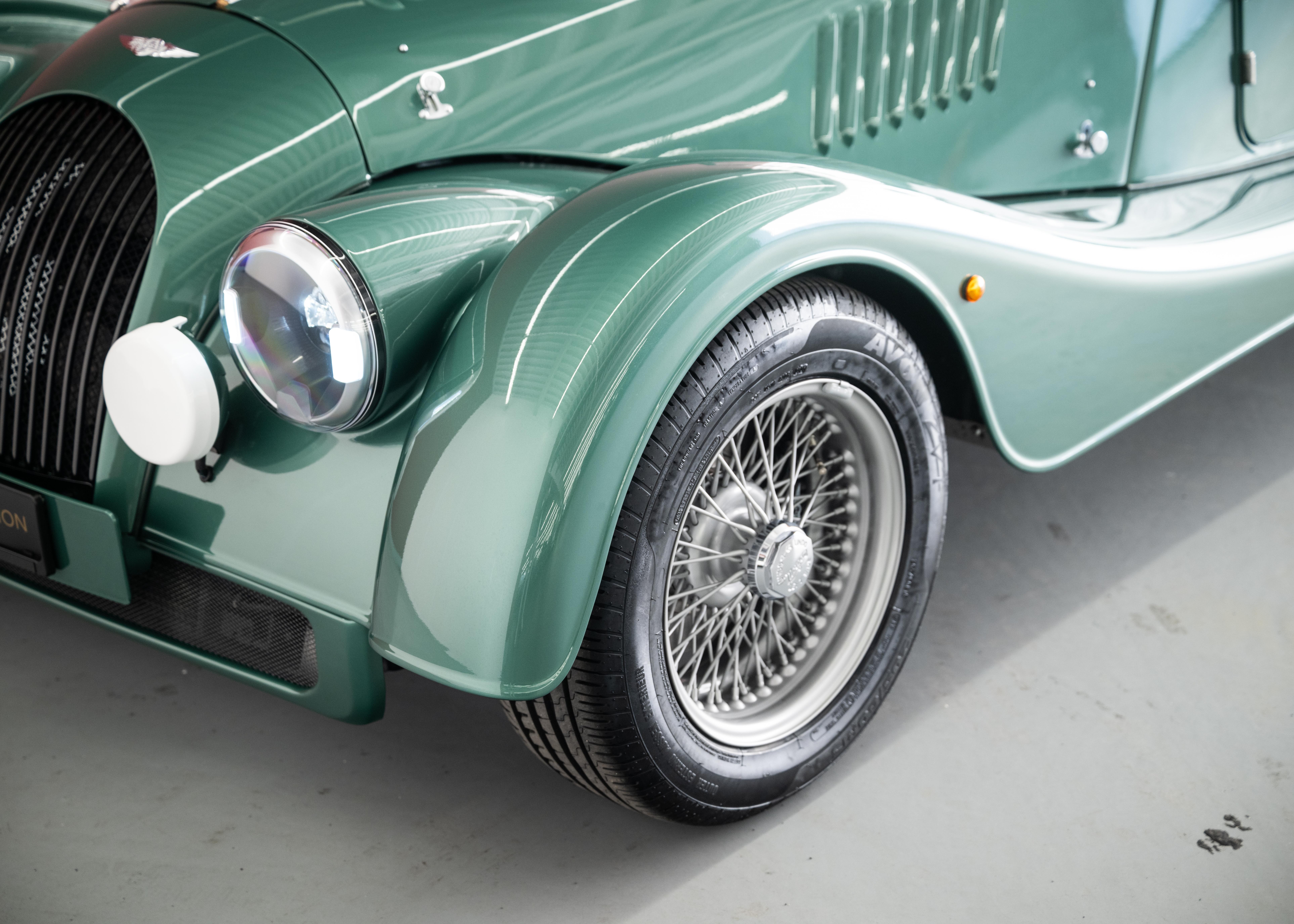 Image MORGAN PLUS-FOUR Plus Four 75th Anniversary (New Swiss car, World Limited Edition 1 of 75, Aston Martin Almond Green metallic paint) - SOLD !