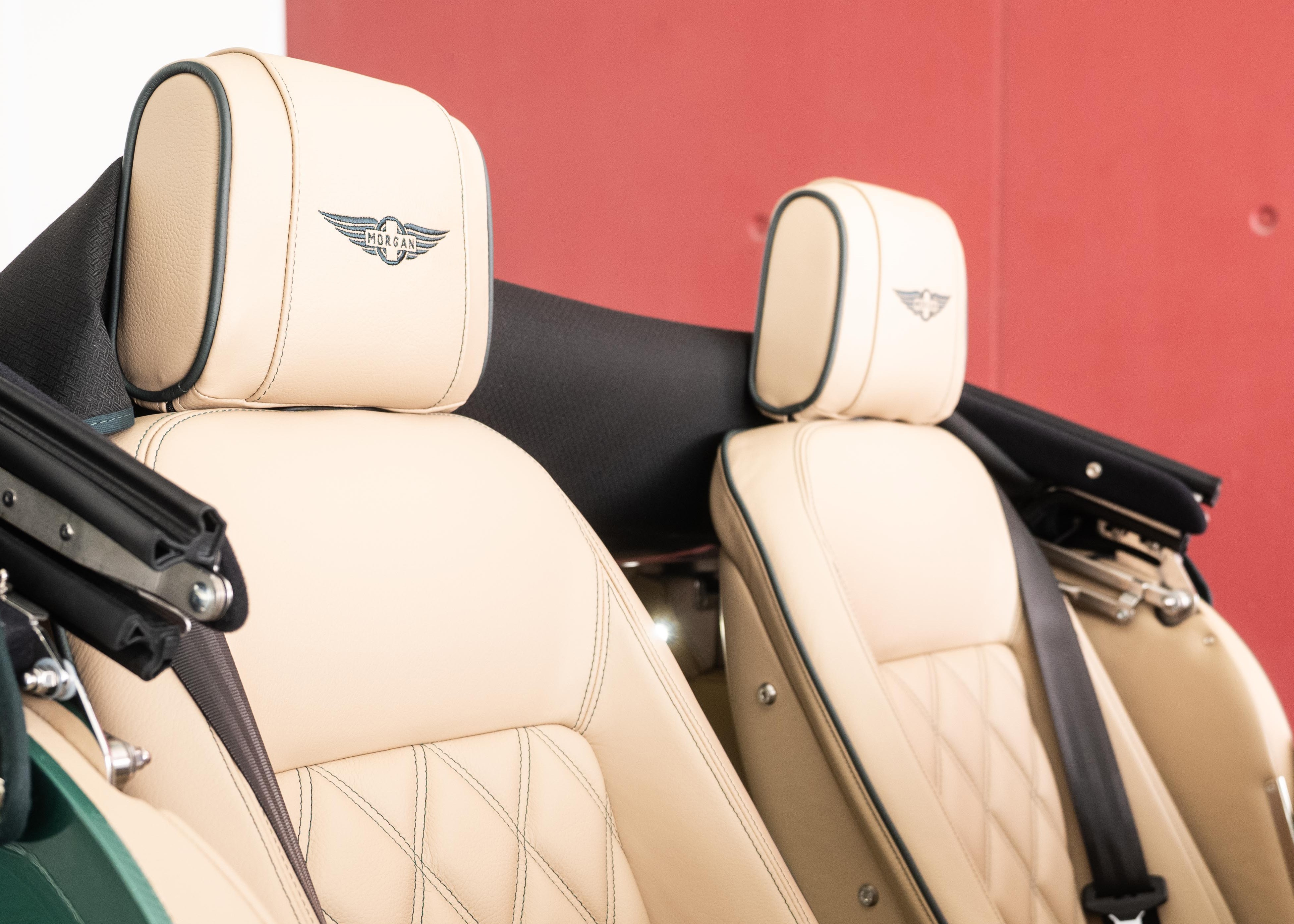 Image MORGAN PLUS-FOUR Plus Four 75th Anniversary (New Swiss car, World Limited Edition 1 of 75, Aston Martin Almond Green metallic paint) - SOLD !
