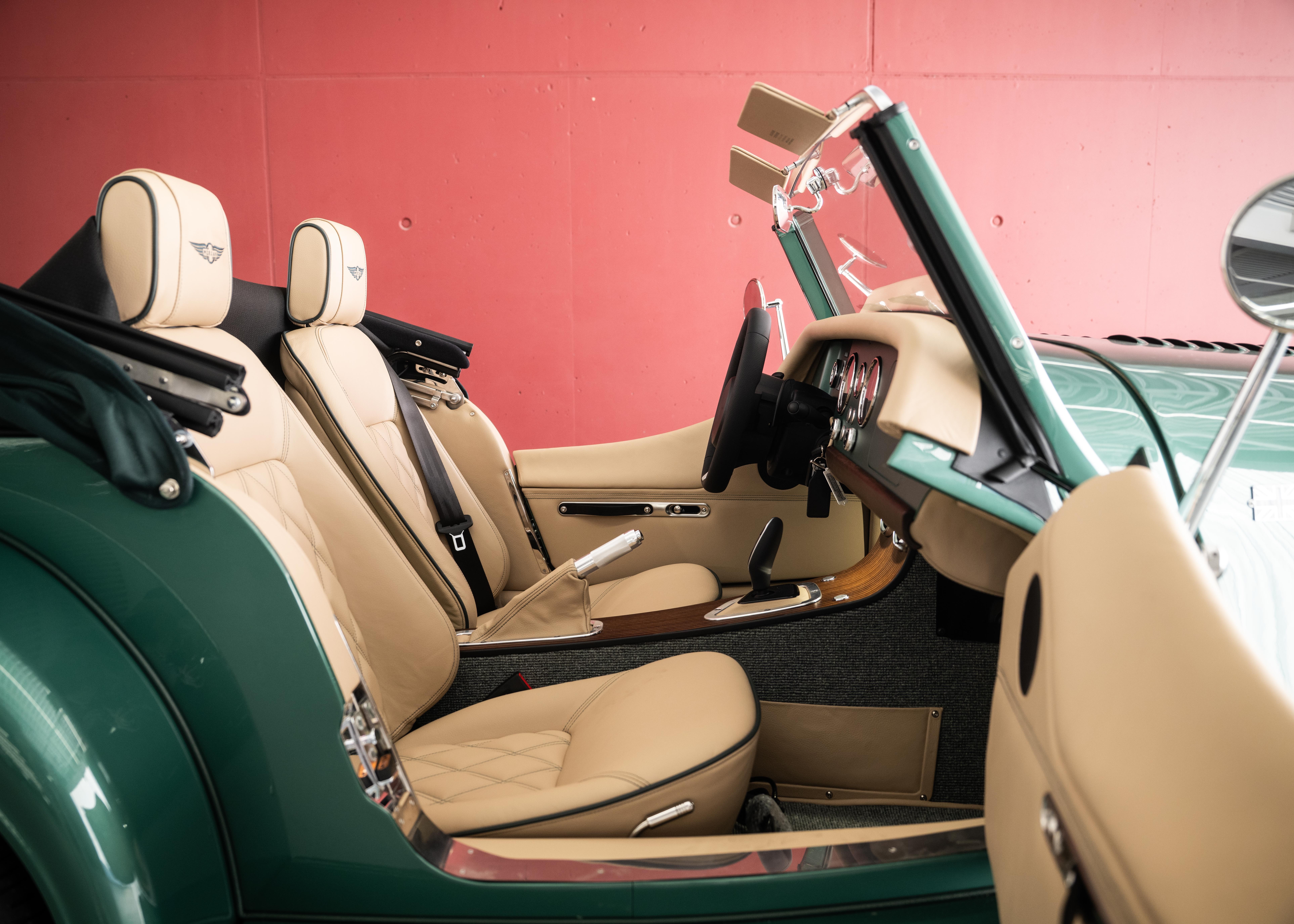 Image MORGAN PLUS-FOUR Plus Four 75th Anniversary (New Swiss car, World Limited Edition 1 of 75, Aston Martin Almond Green metallic paint) - SOLD !