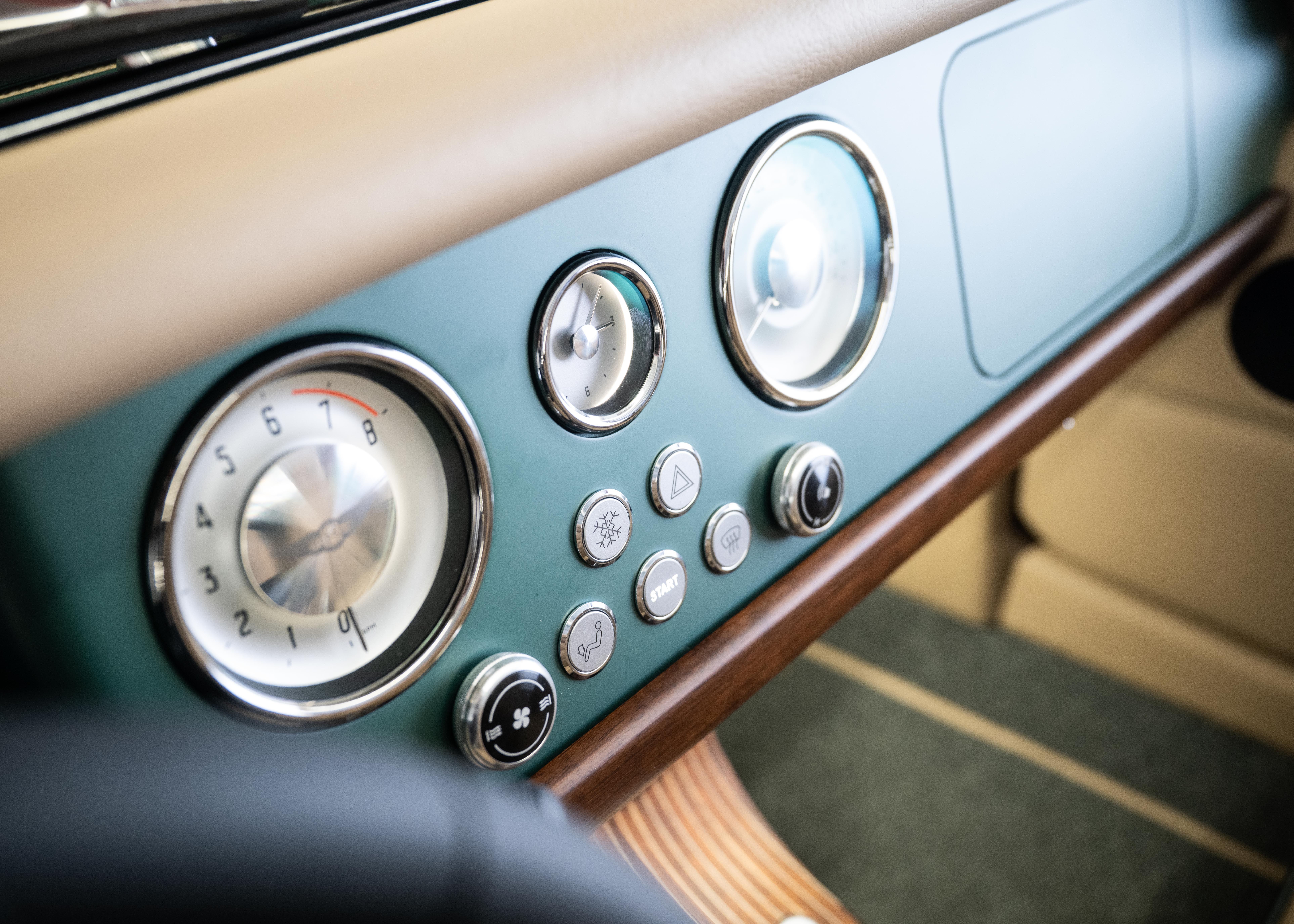 Image MORGAN PLUS-FOUR Plus Four 75th Anniversary (New Swiss car, World Limited Edition 1 of 75, Aston Martin Almond Green metallic paint) - SOLD !
