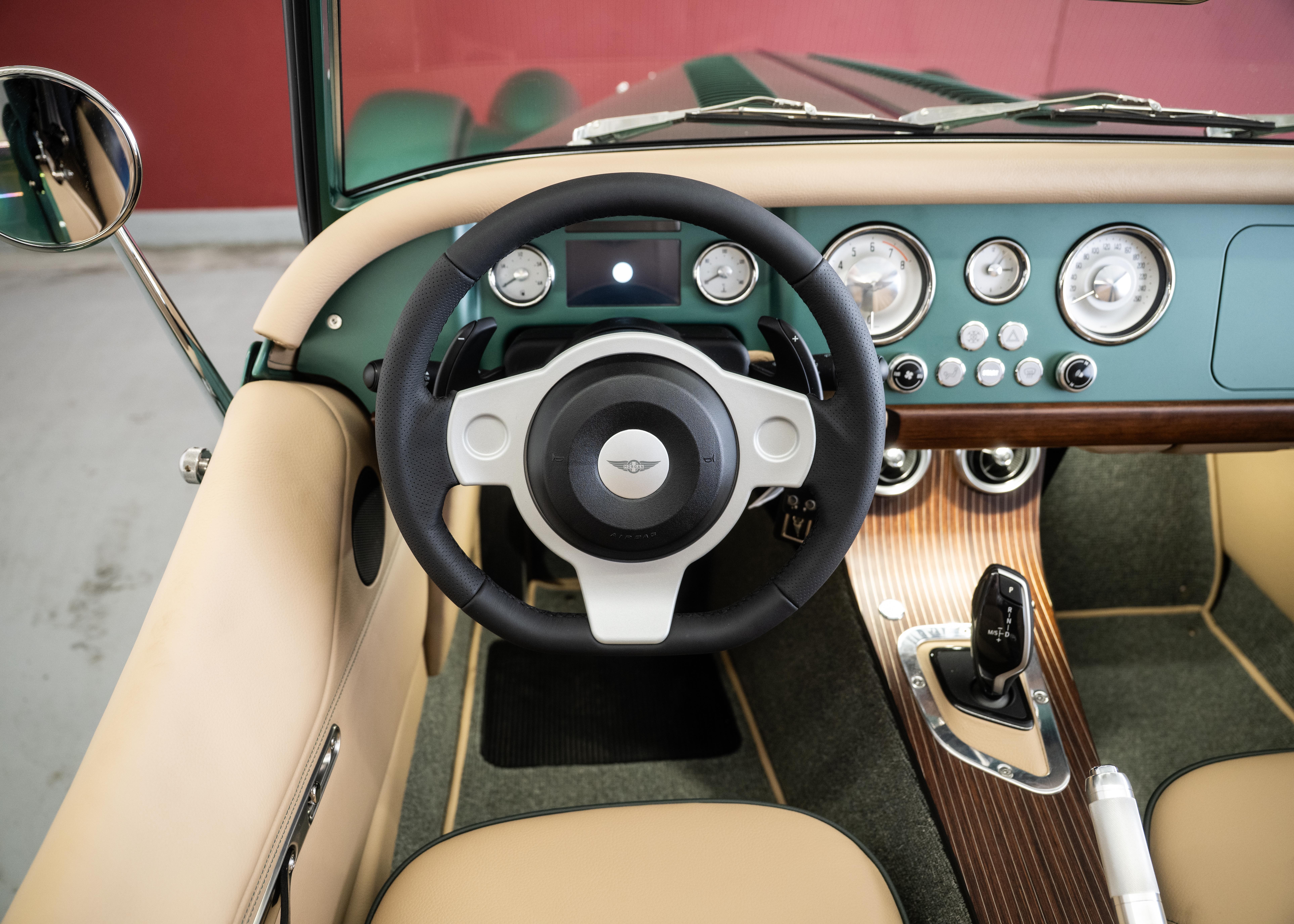 Image MORGAN PLUS-FOUR Plus Four 75th Anniversary (New Swiss car, World Limited Edition 1 of 75, Aston Martin Almond Green metallic paint) - SOLD !