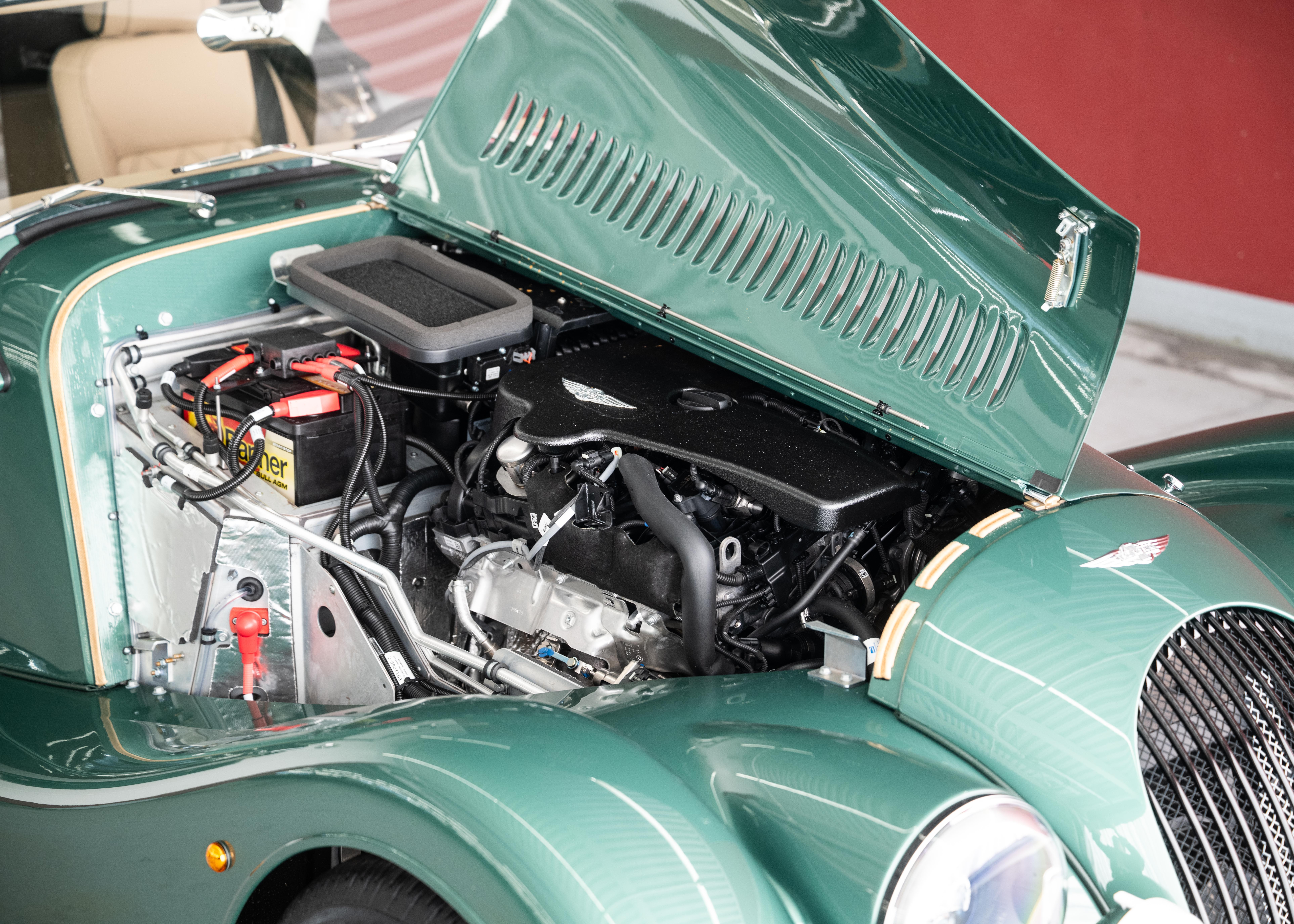Image MORGAN PLUS-FOUR Plus Four 75th Anniversary (New Swiss car, World Limited Edition 1 of 75, Aston Martin Almond Green metallic paint) - SOLD !