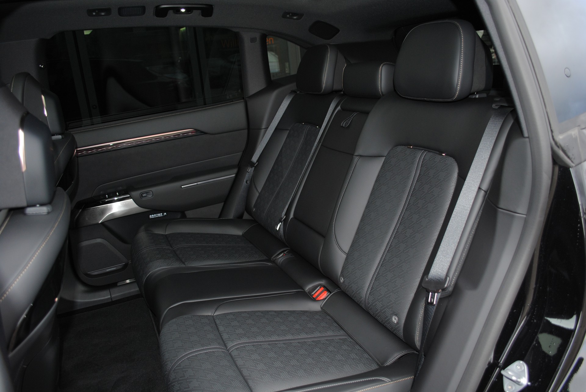 ZEEKR 7X 100kWh Privilege AWD inkl. Comfort und Cockpit Paket-image-16