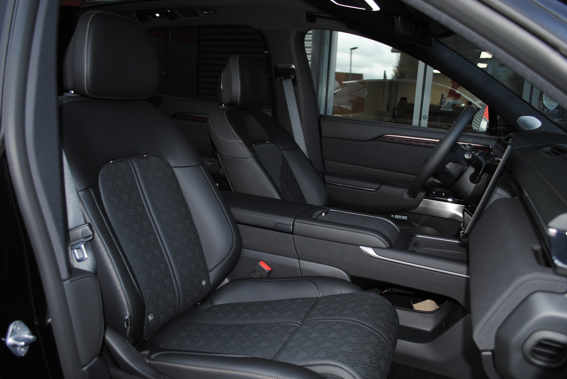 ZEEKR 7X 100kWh Privilege AWD inkl. Comfort und Cockpit Paket-image-14
